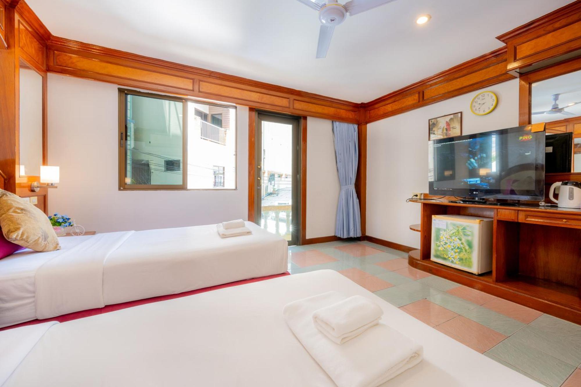 Standard Twin Room