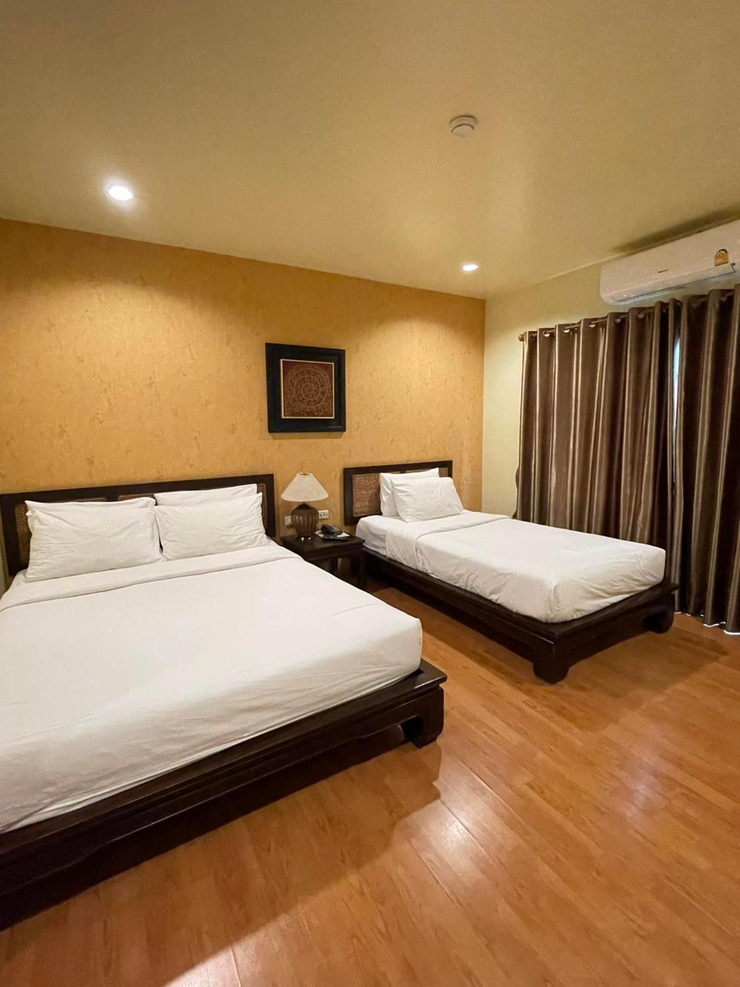 Superior Family Bedroom with Garden,1544806264:JPEG