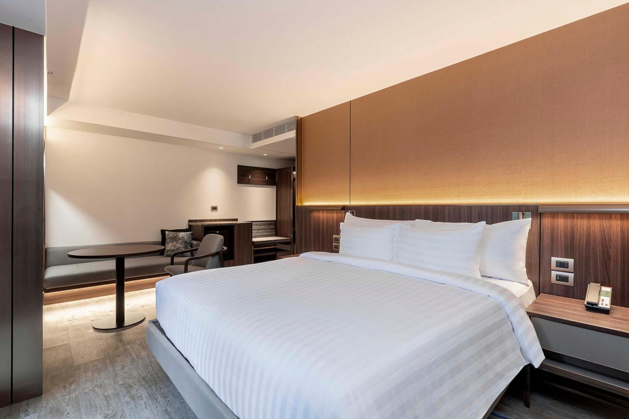 Superior Double Room with City View,1550496346:JPEG