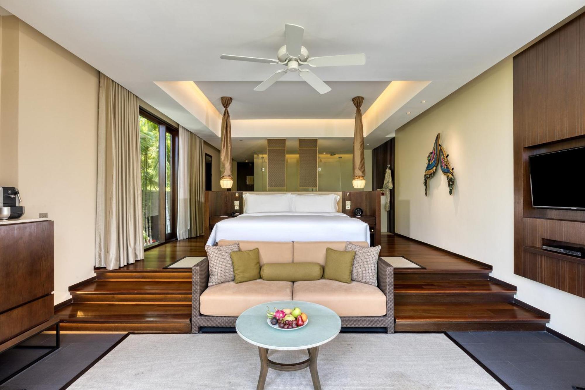 Jungle Suite 1 King 1 Bedroom Suite 1 King Sofa bed,1552129678:JPEG