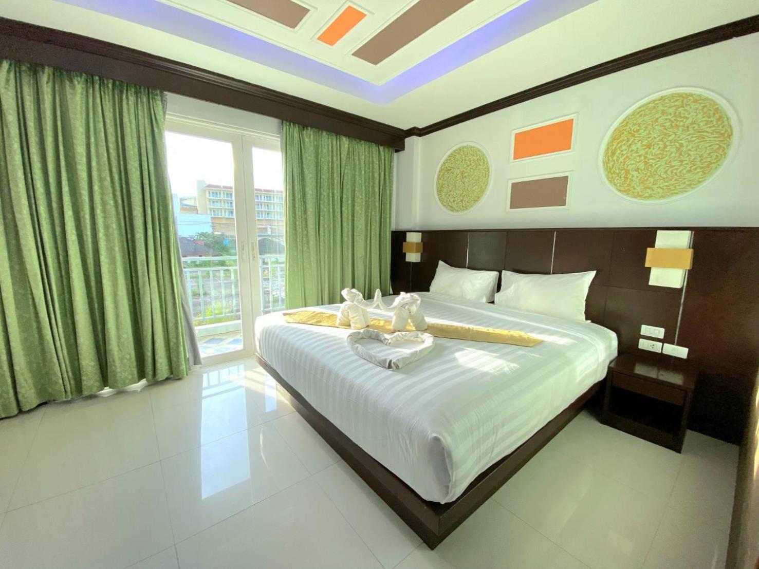 Deluxe King Room