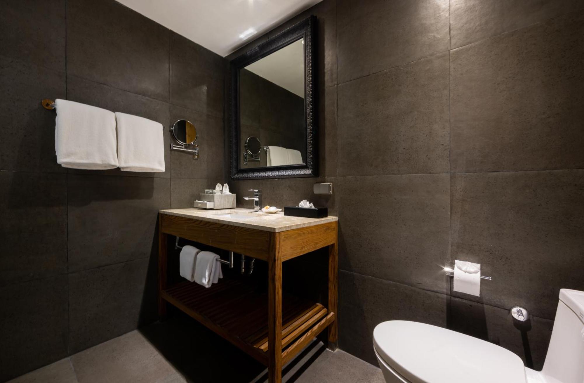 Family Suite  ( 24 hours Use of Room )
