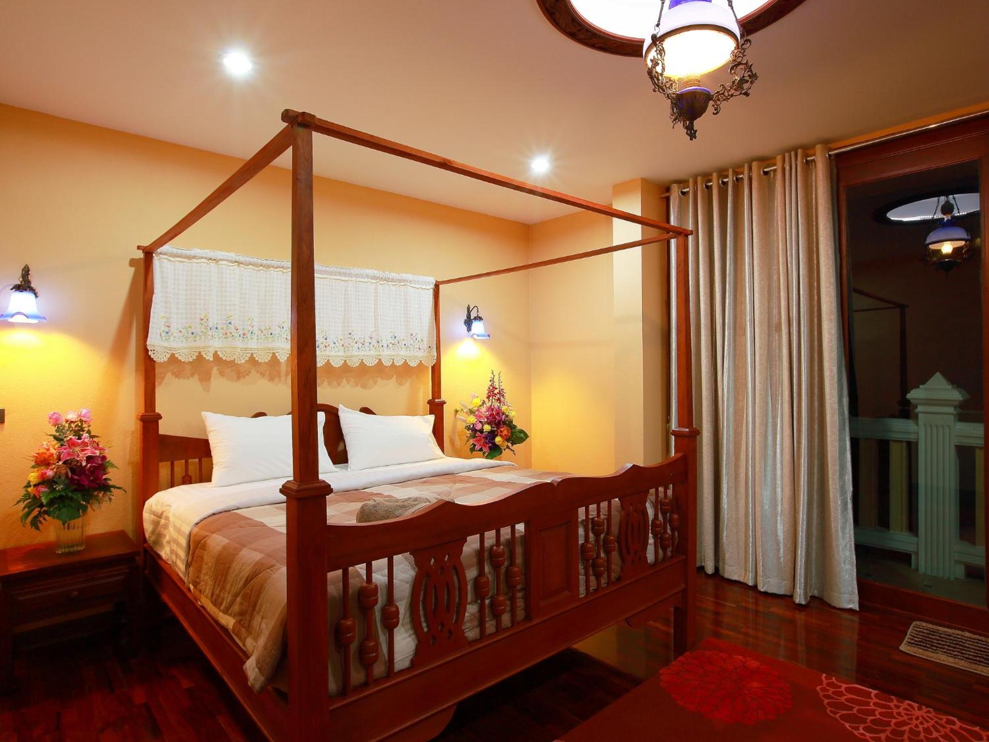 Deluxe King or Twin Room