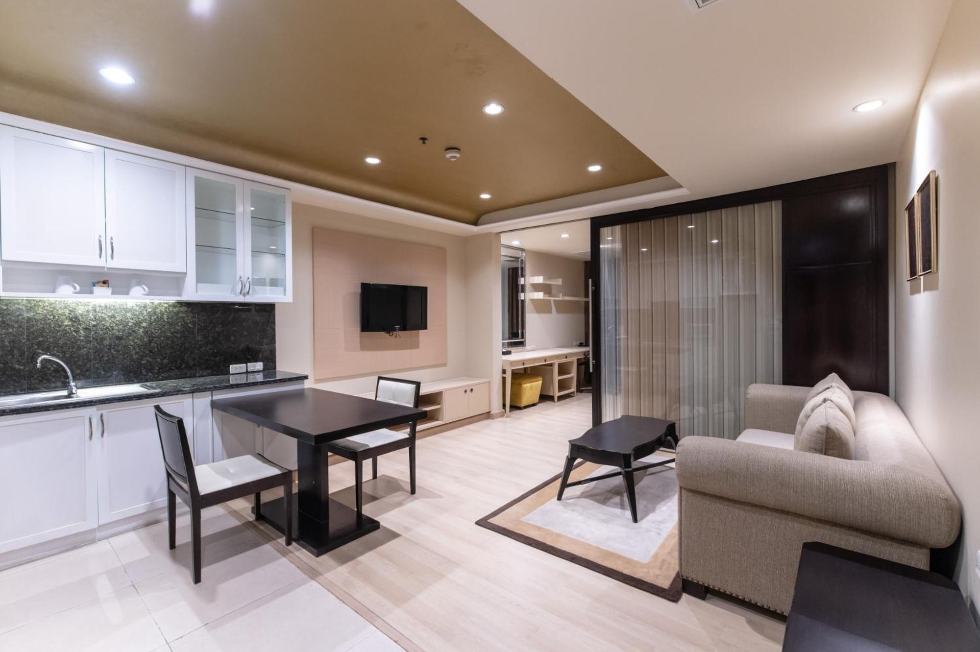 Grand One Bedroom Suite