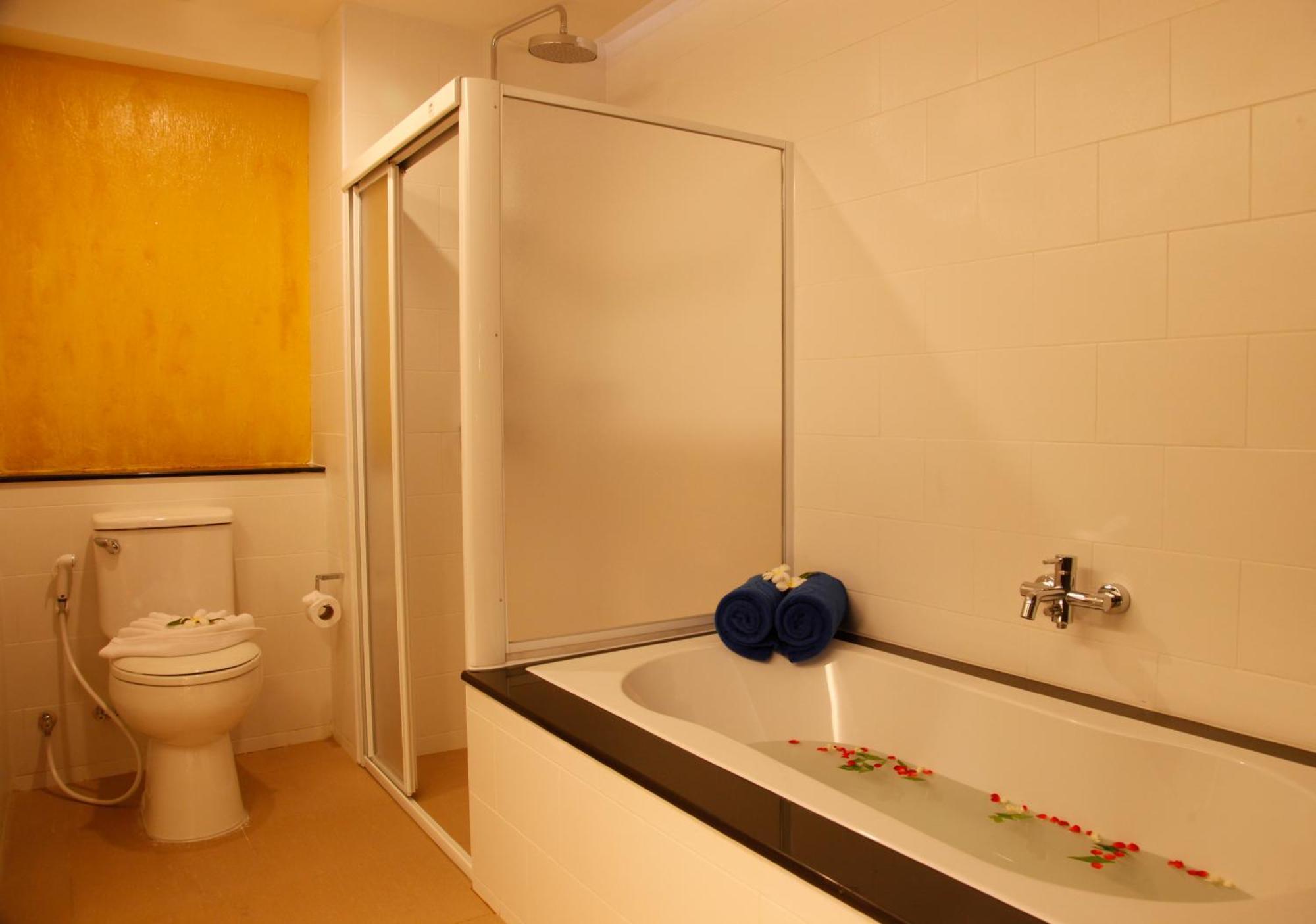 Grand Deluxe Double Room Pool View