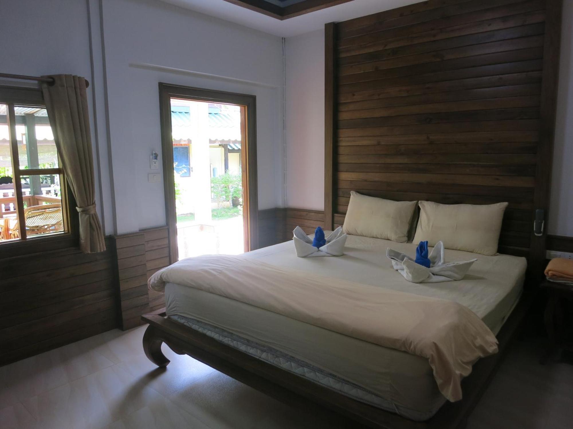 Bungalow Double Bed