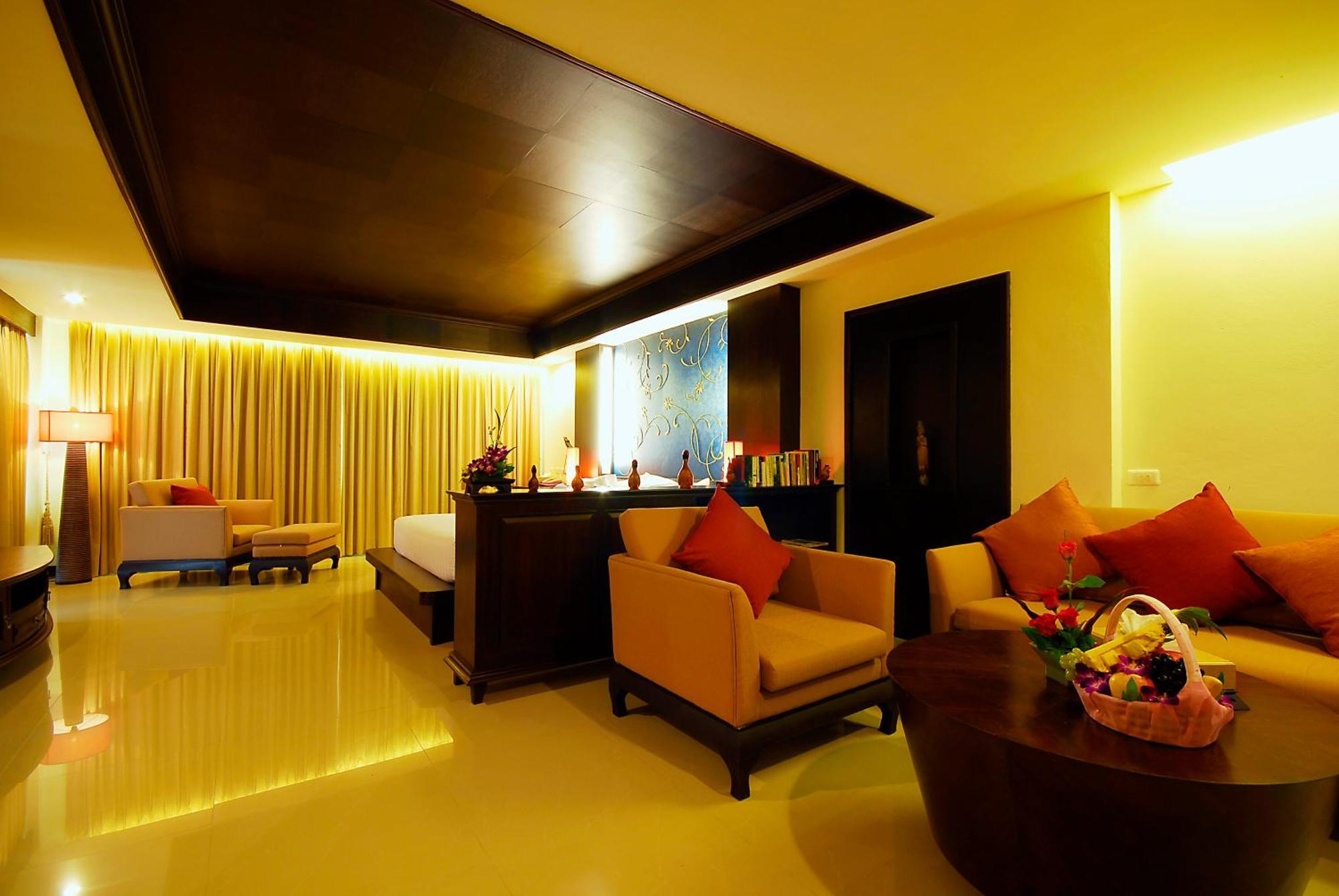 Orchid Jacuzzi Suite