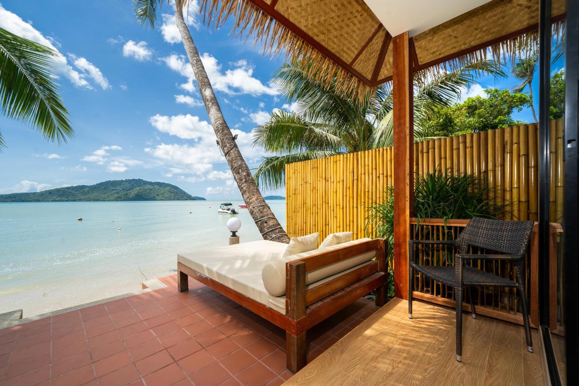 Beachfront Premier Suite,1593655582:JPEG