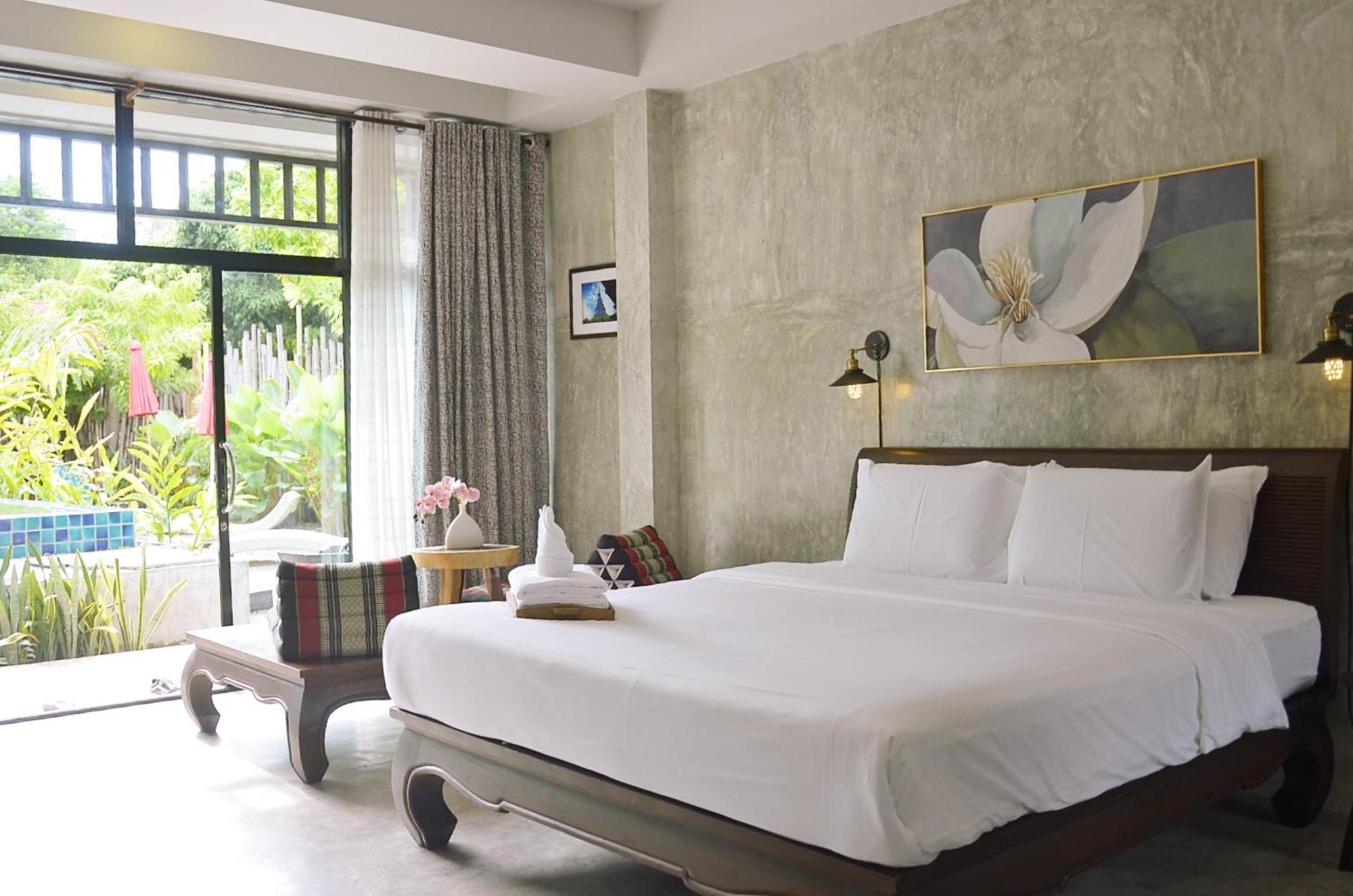 King Room Pool View or Garden View