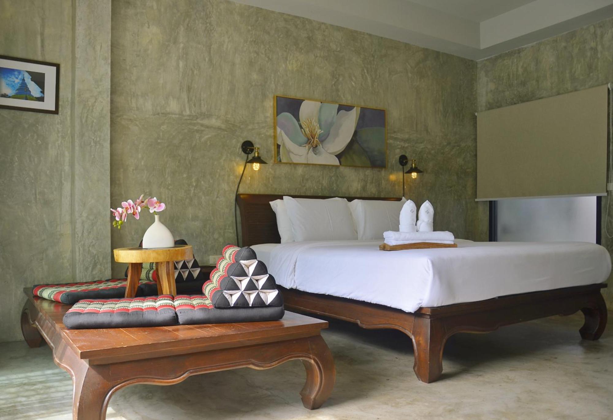 King Room Pool View or Garden View