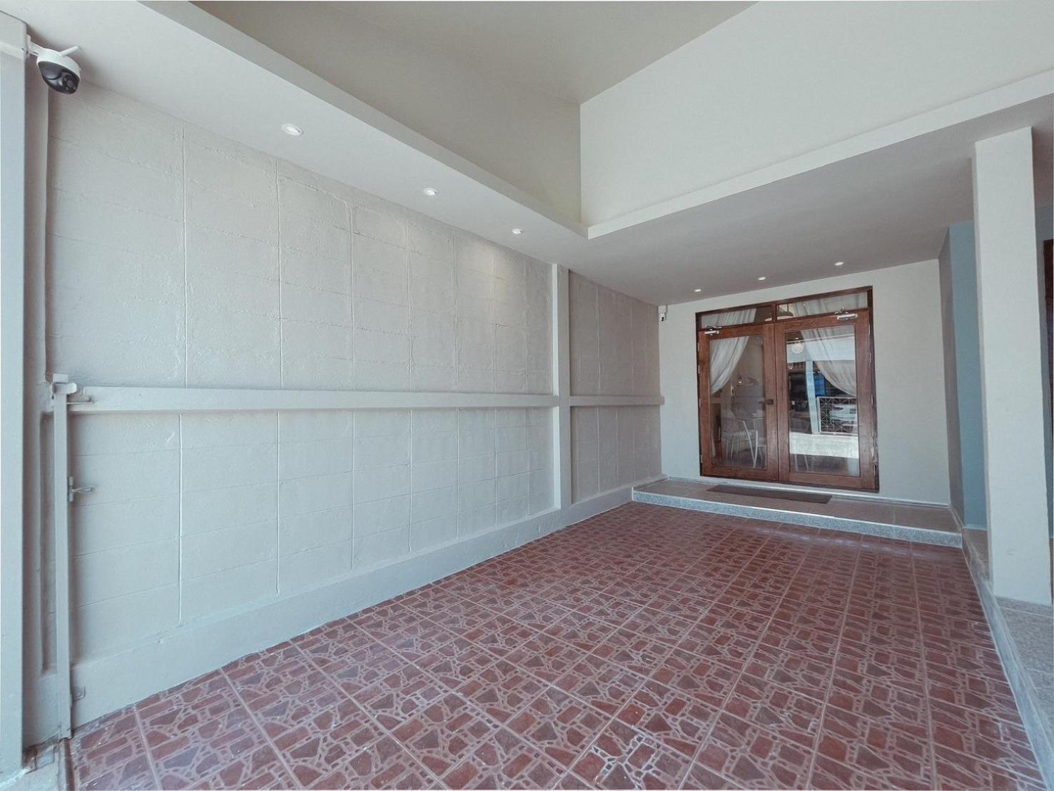 Three-Bedroom Townhouse