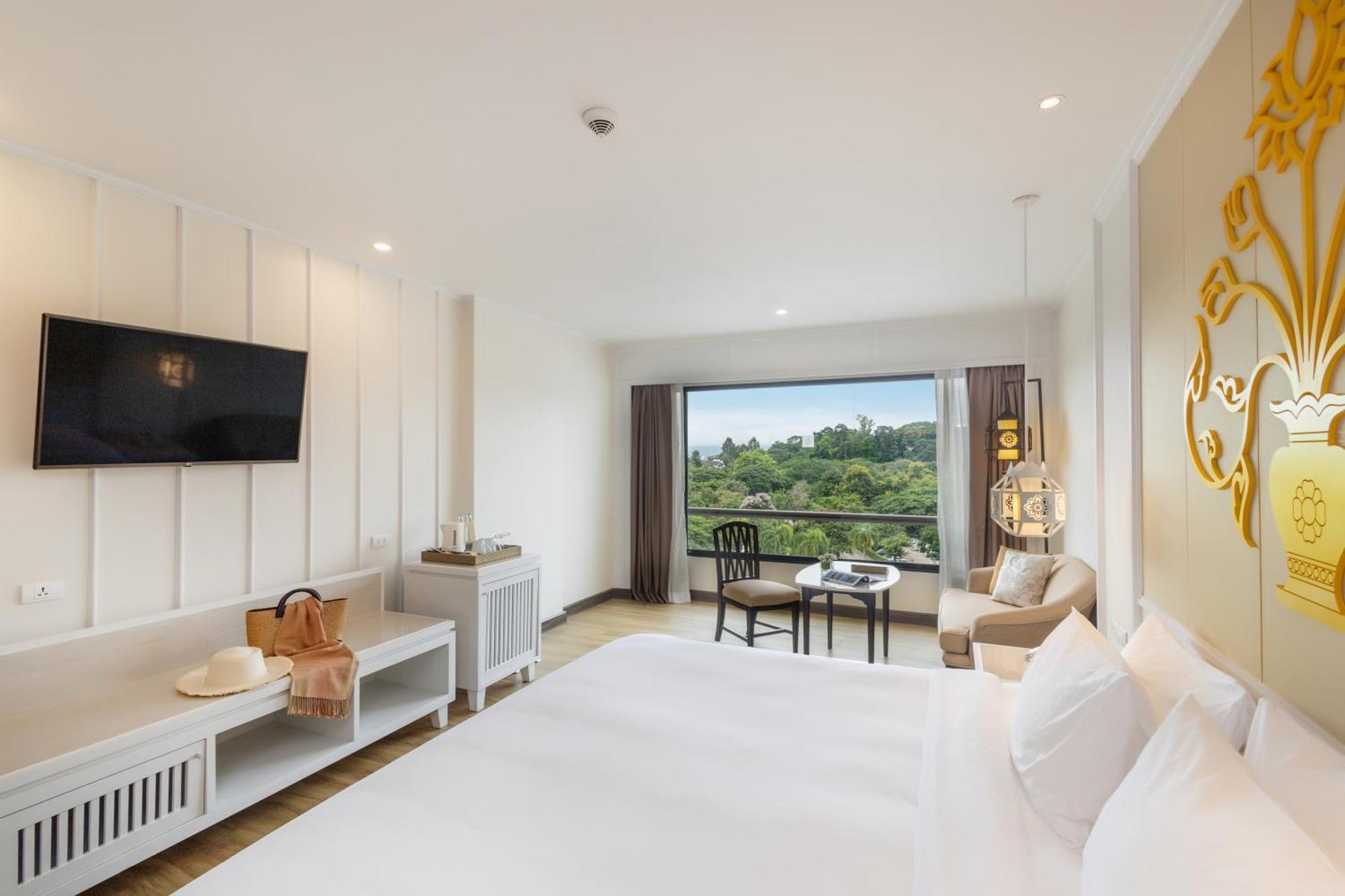 Deluxe Double Garden View