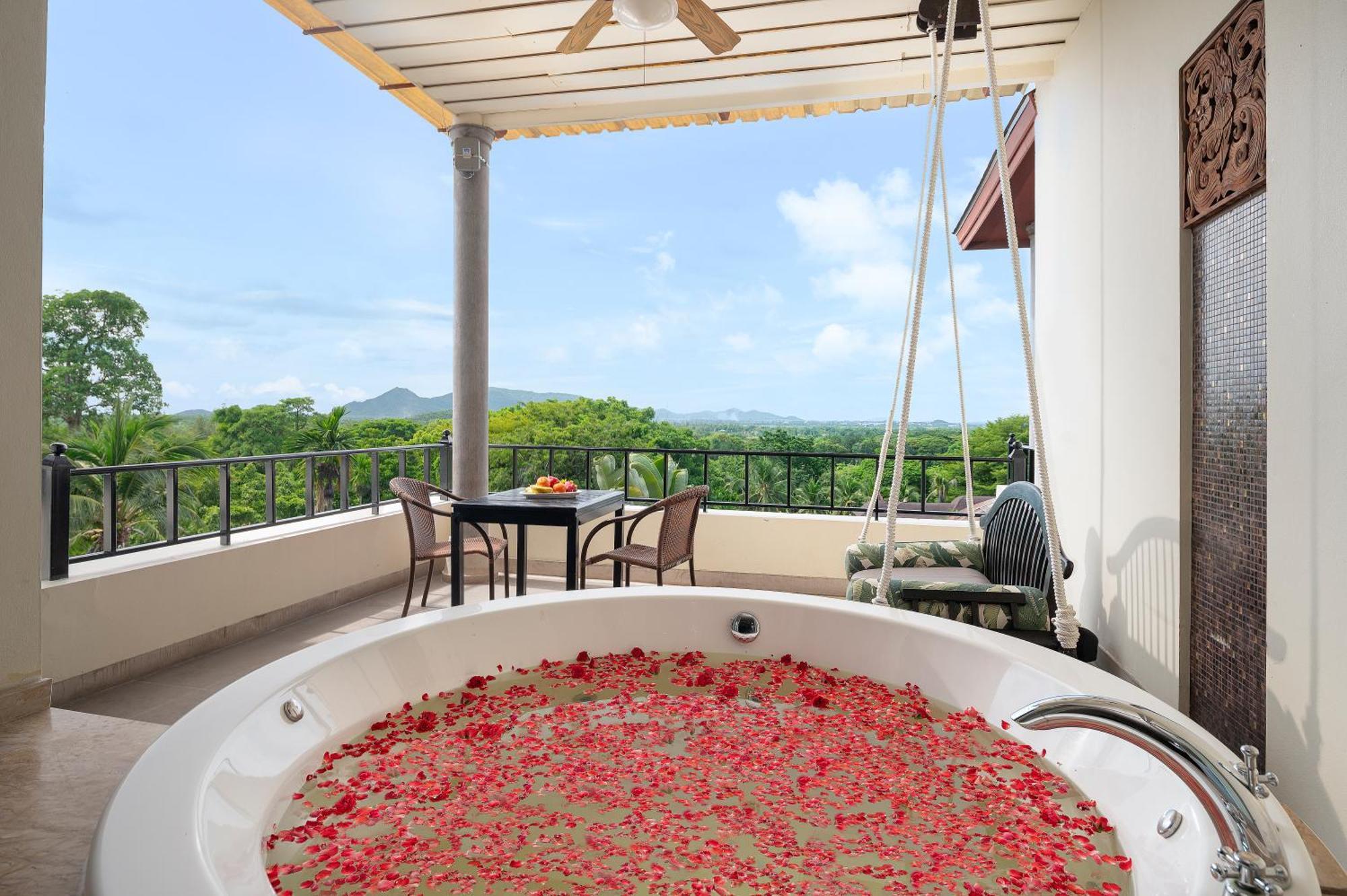 Deluxe Jacuzzi