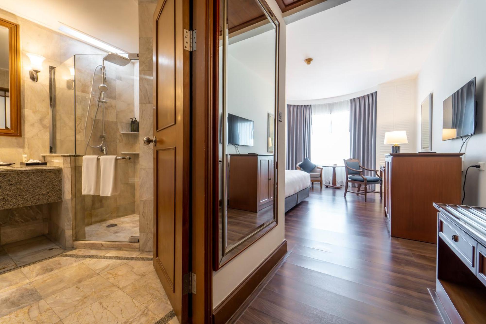 Sky View Premier Room
