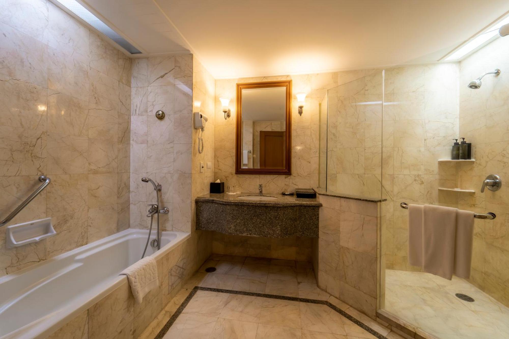 Grand Deluxe Triple Room