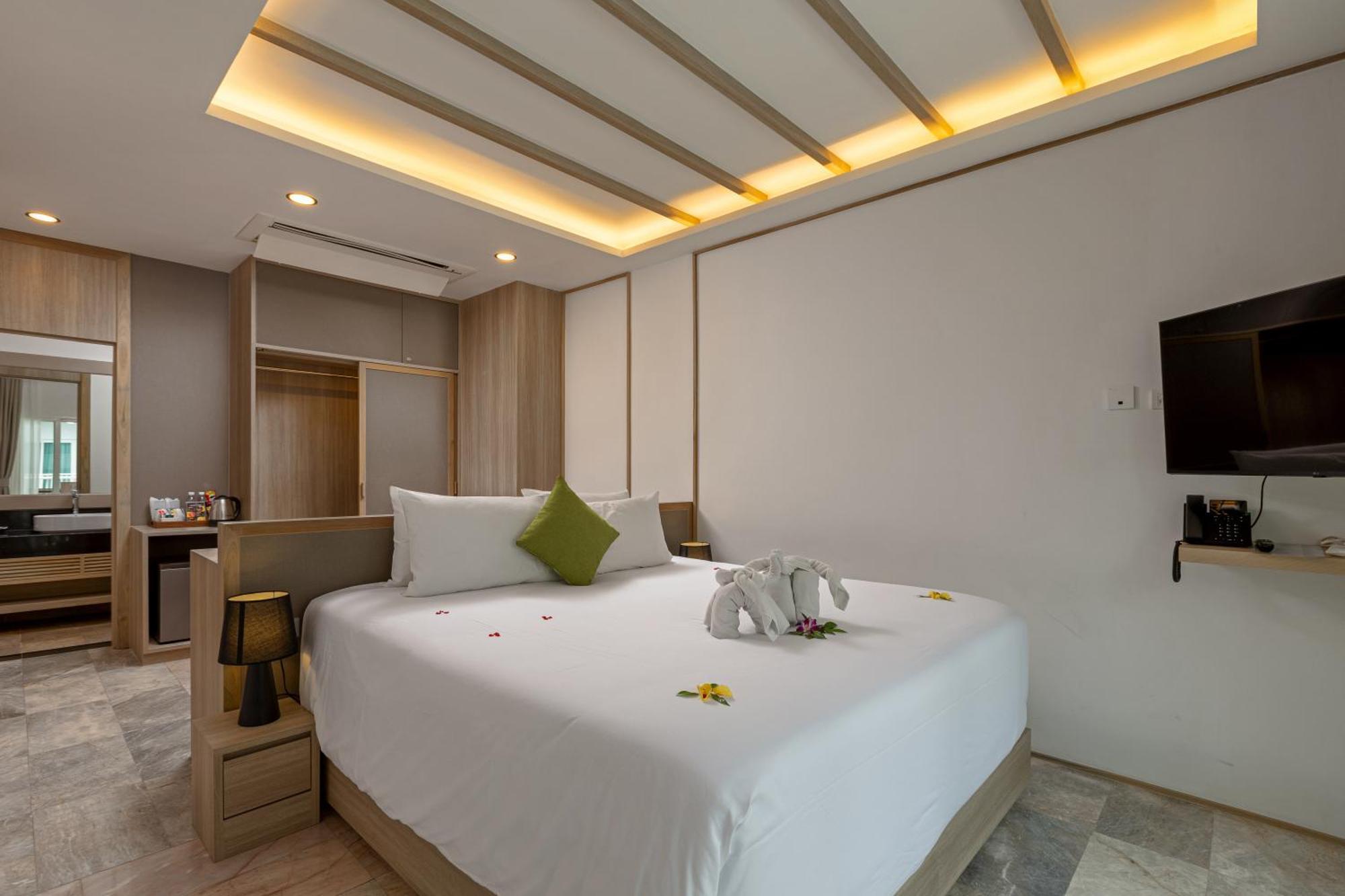Deluxe Double Bed