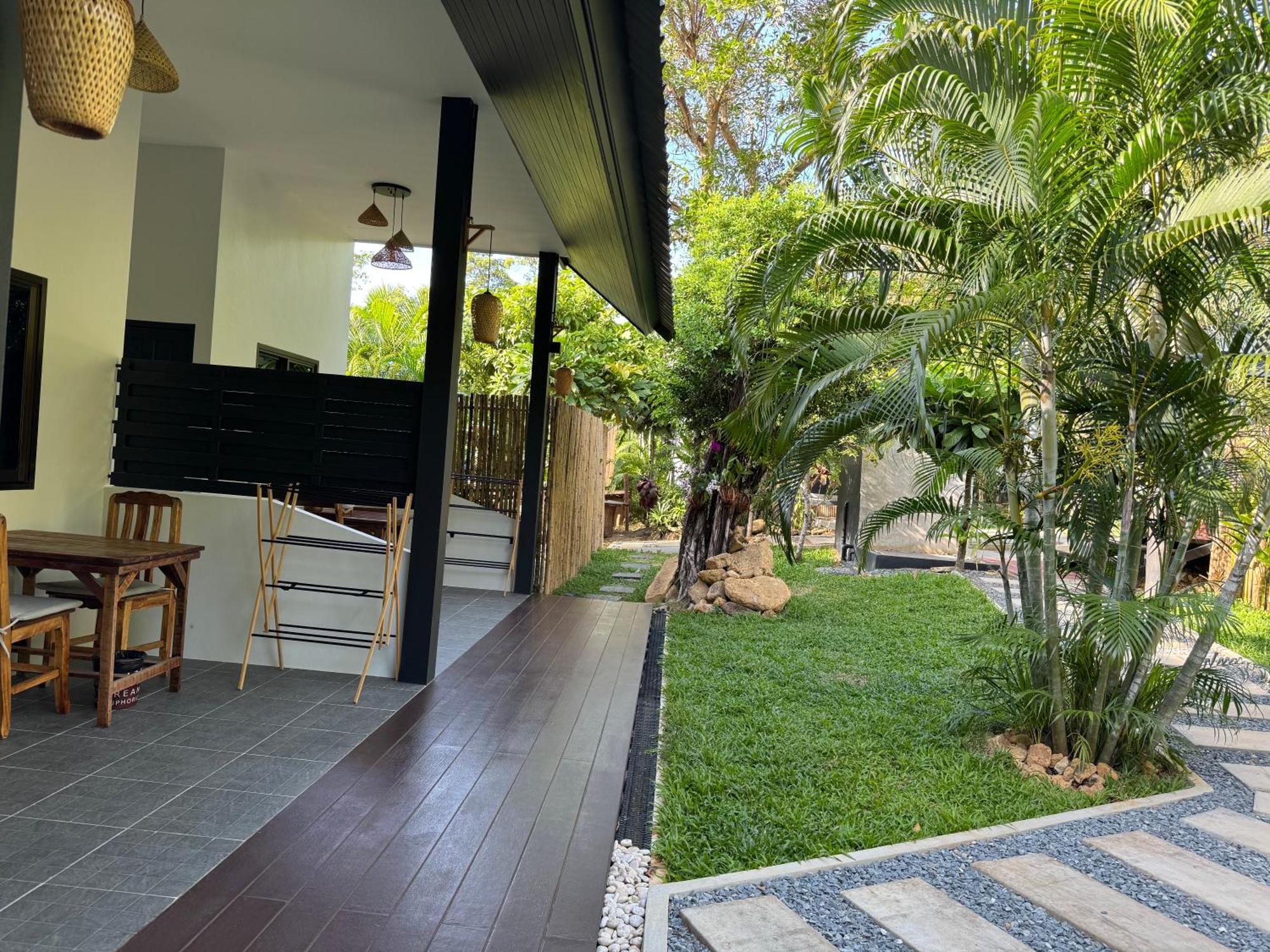 Bungalow with Garden View