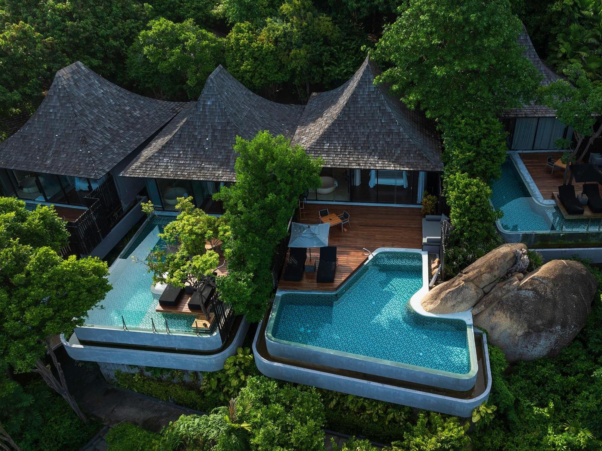 Malerische Poolvilla mit Meerblick