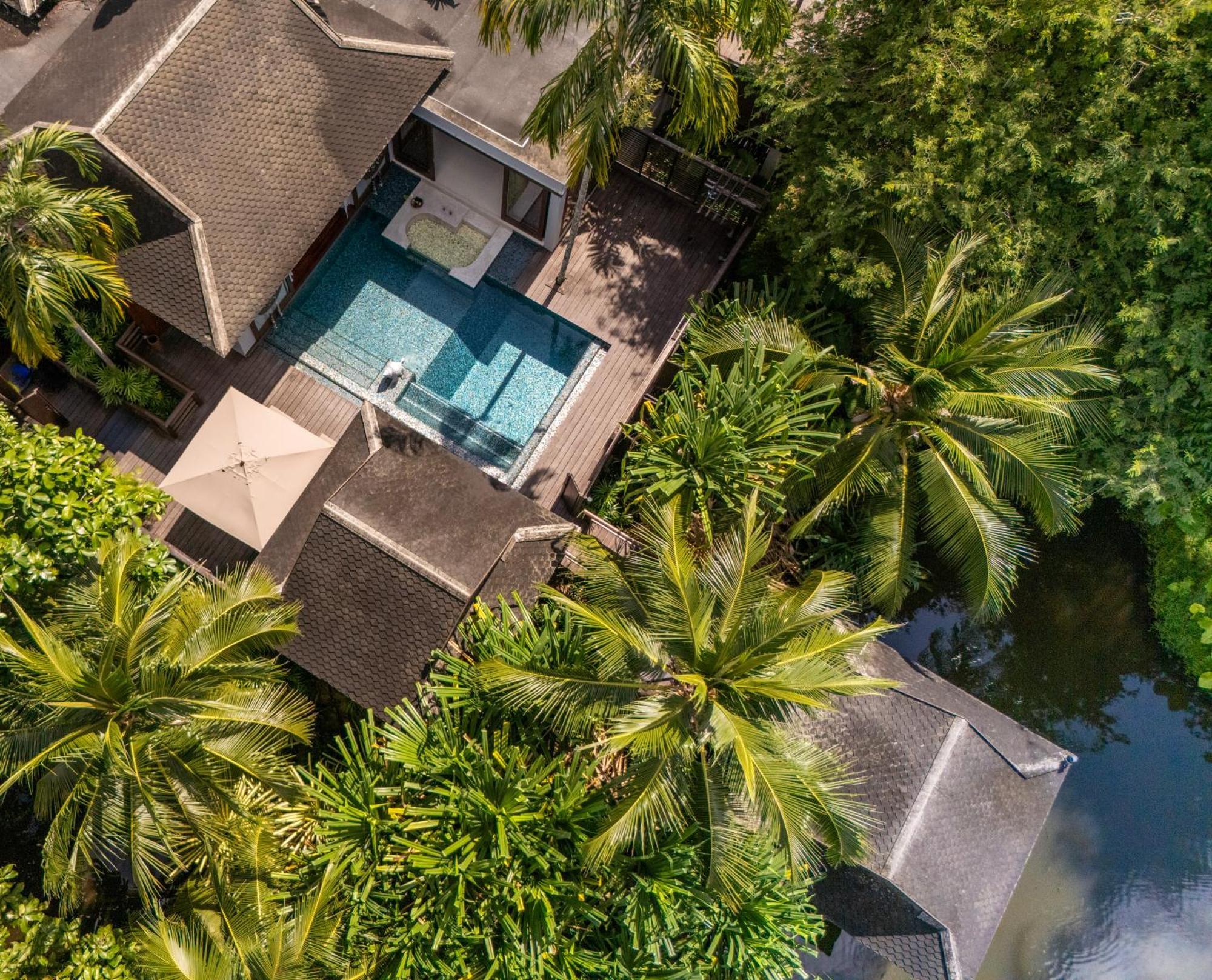 SALA Pool Villa