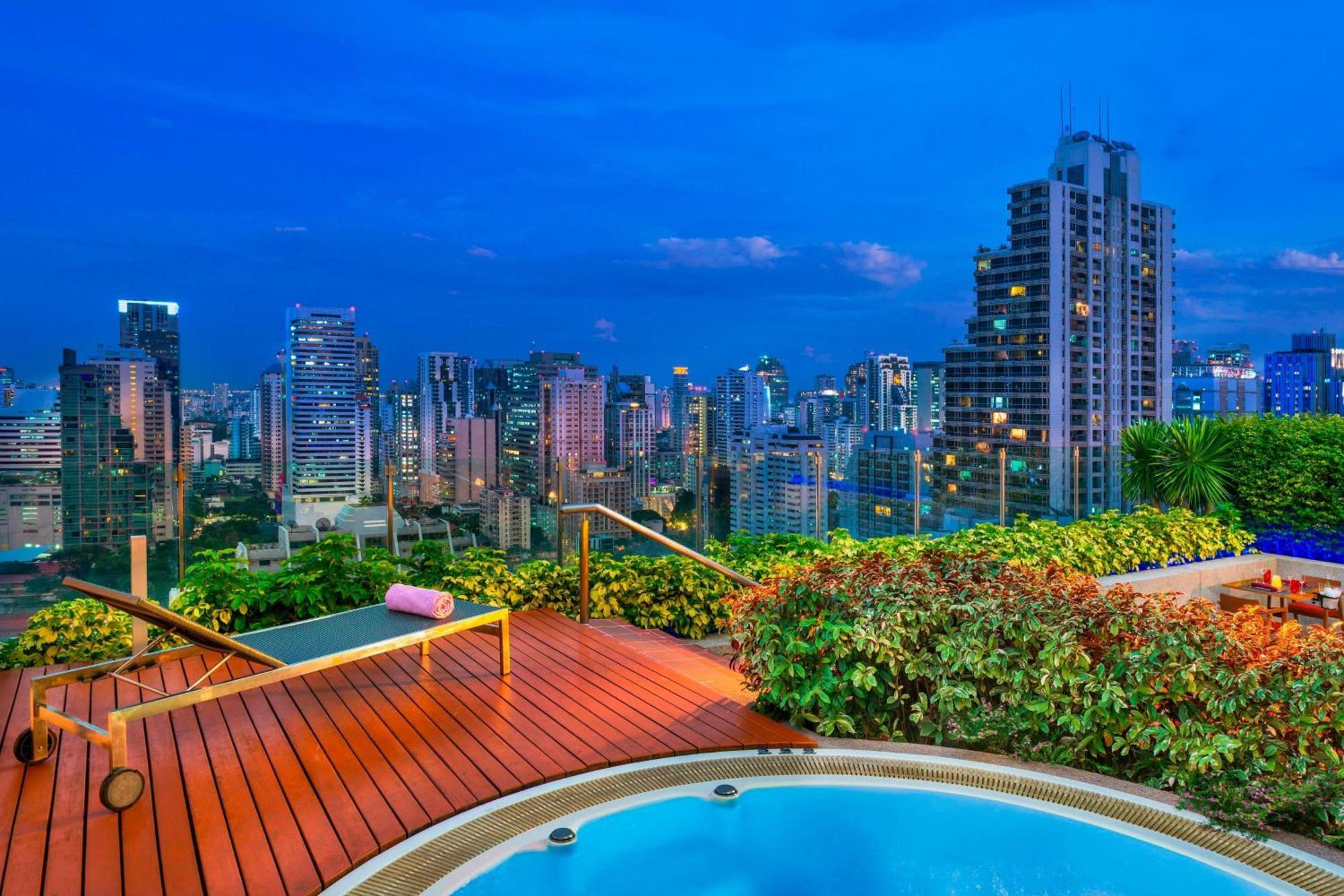 One-Bedroom Savvy King Suite City View High Floor