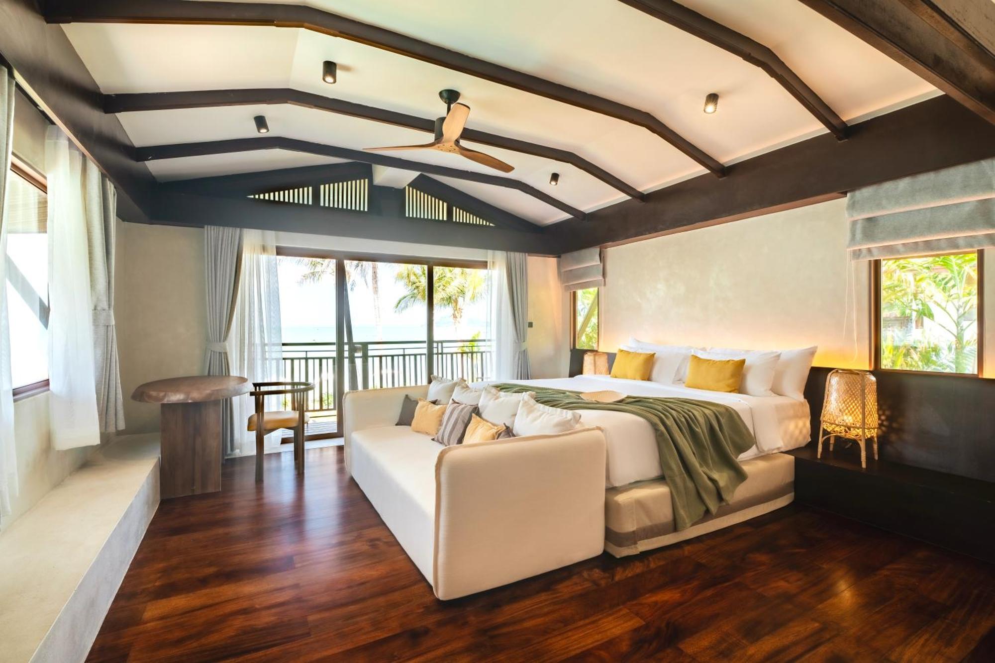 Villa Grand LUX de 3 dormitorios frente al mar con piscina y servicio de traslado acuático ilimitado y gratuito las 24 horas