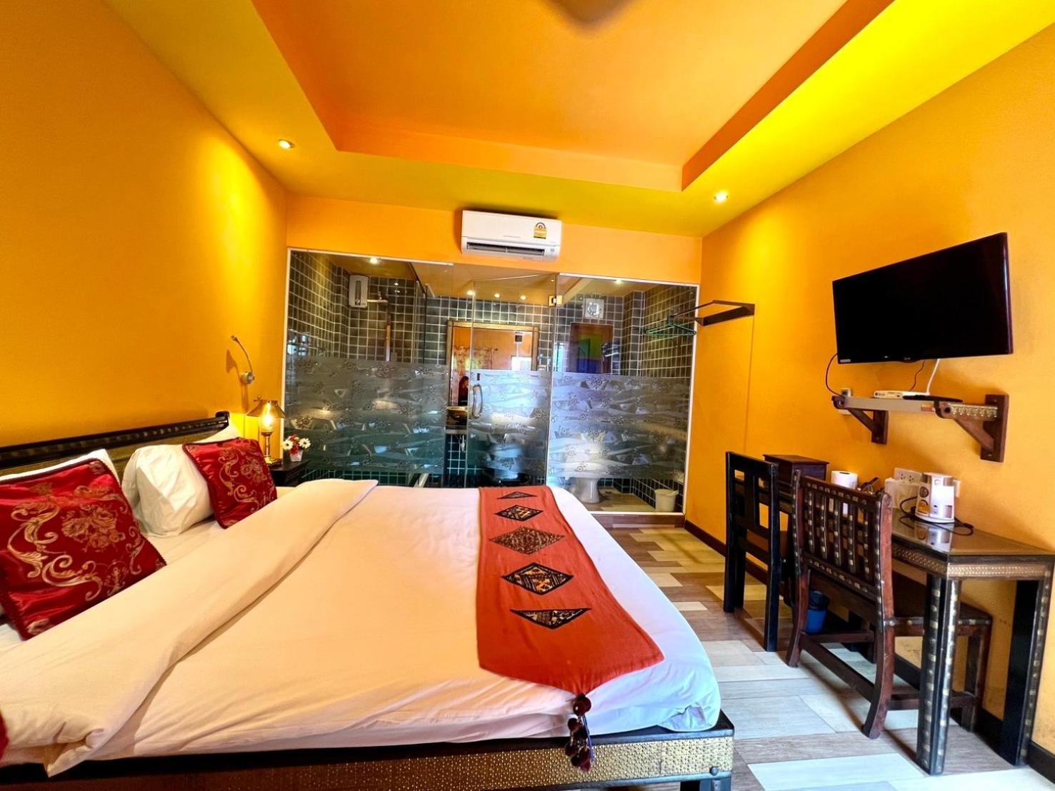 Deluxe Double or Twin Room