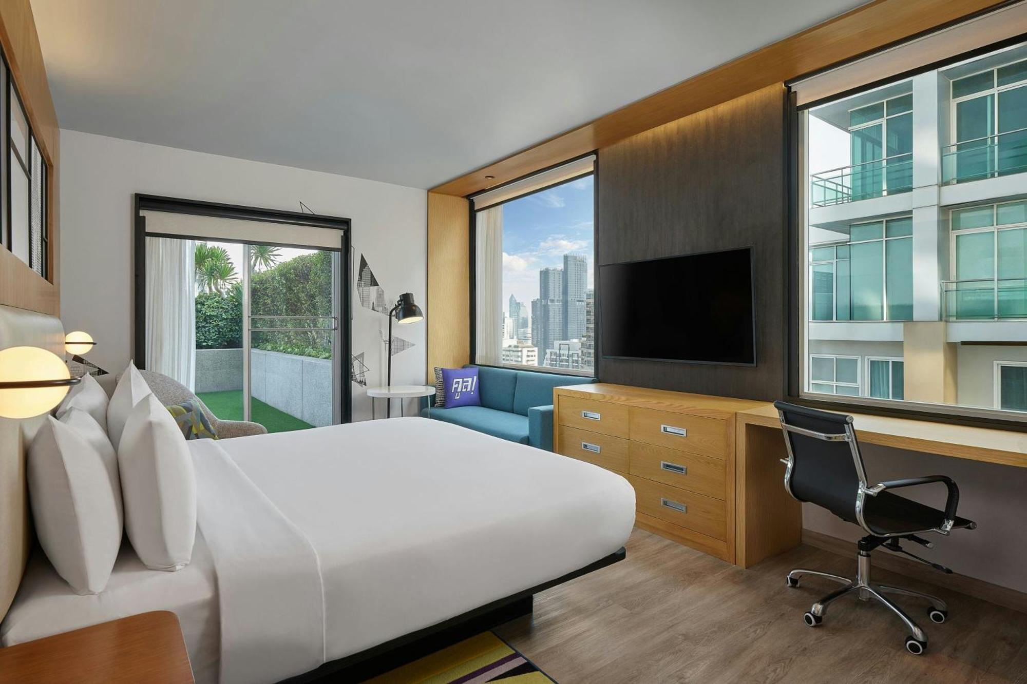 One-Bedroom Savvy King Suite City View High Floor