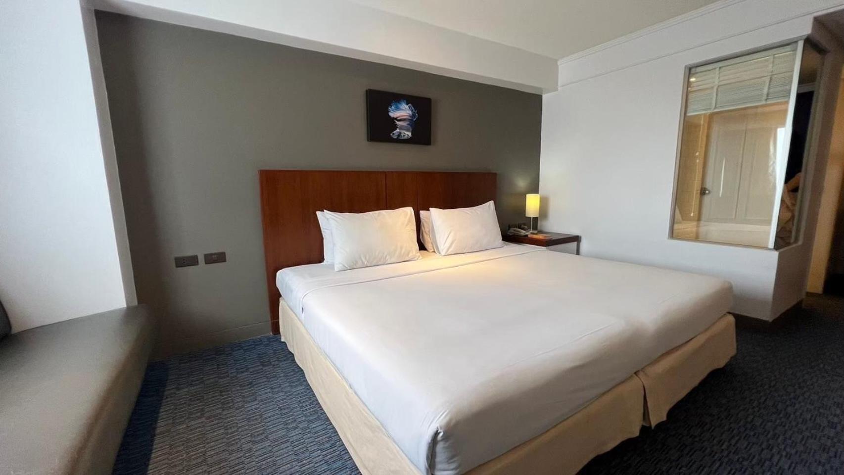 Deluxe Double or Twin Room