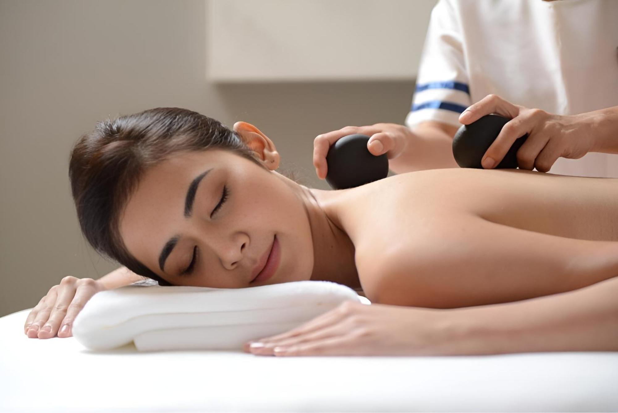 Deluxe Room 1 hour Thai Massage
