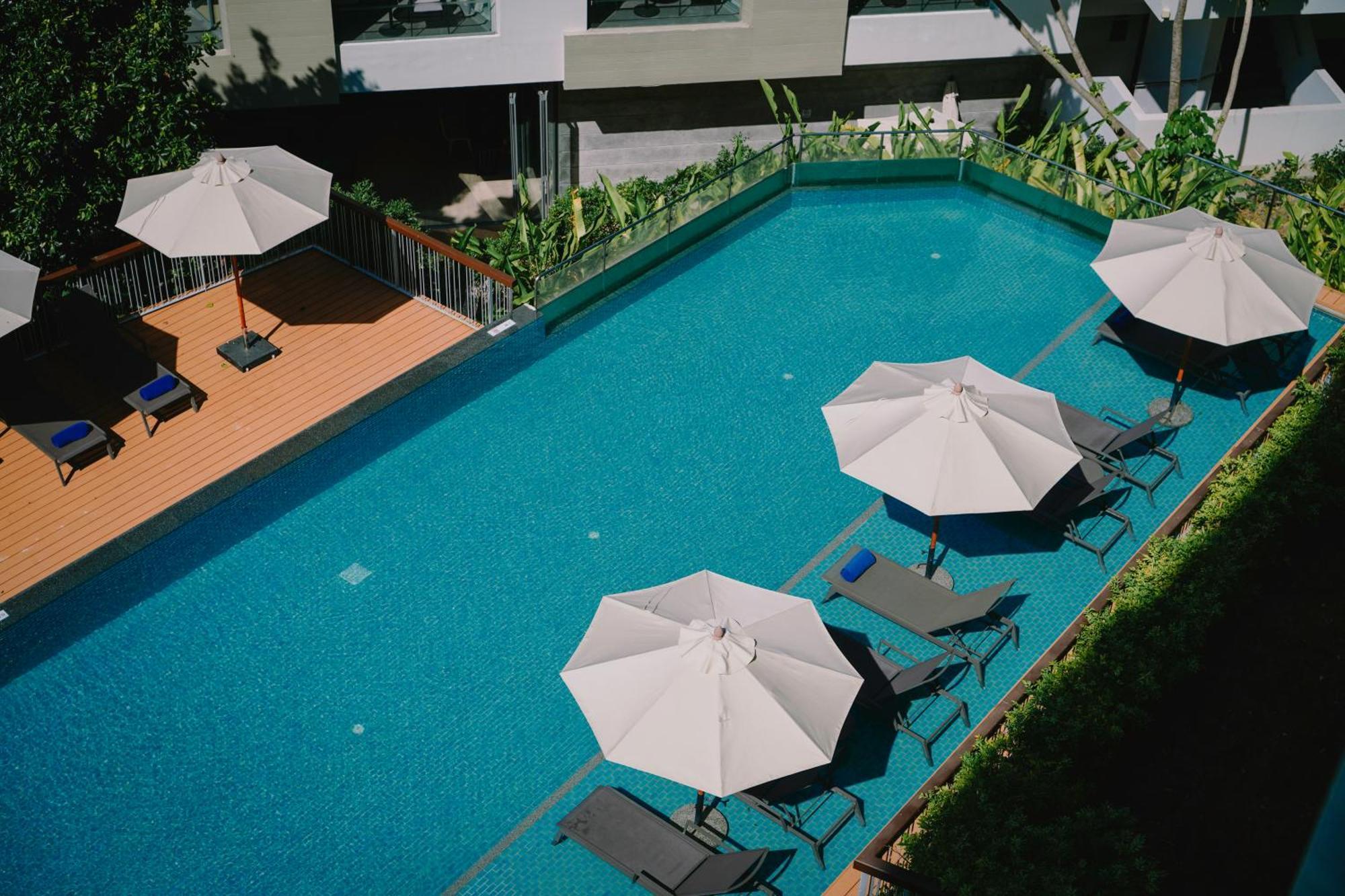 Superior Twin Room Balcony Pool View,1658790851:JPEG