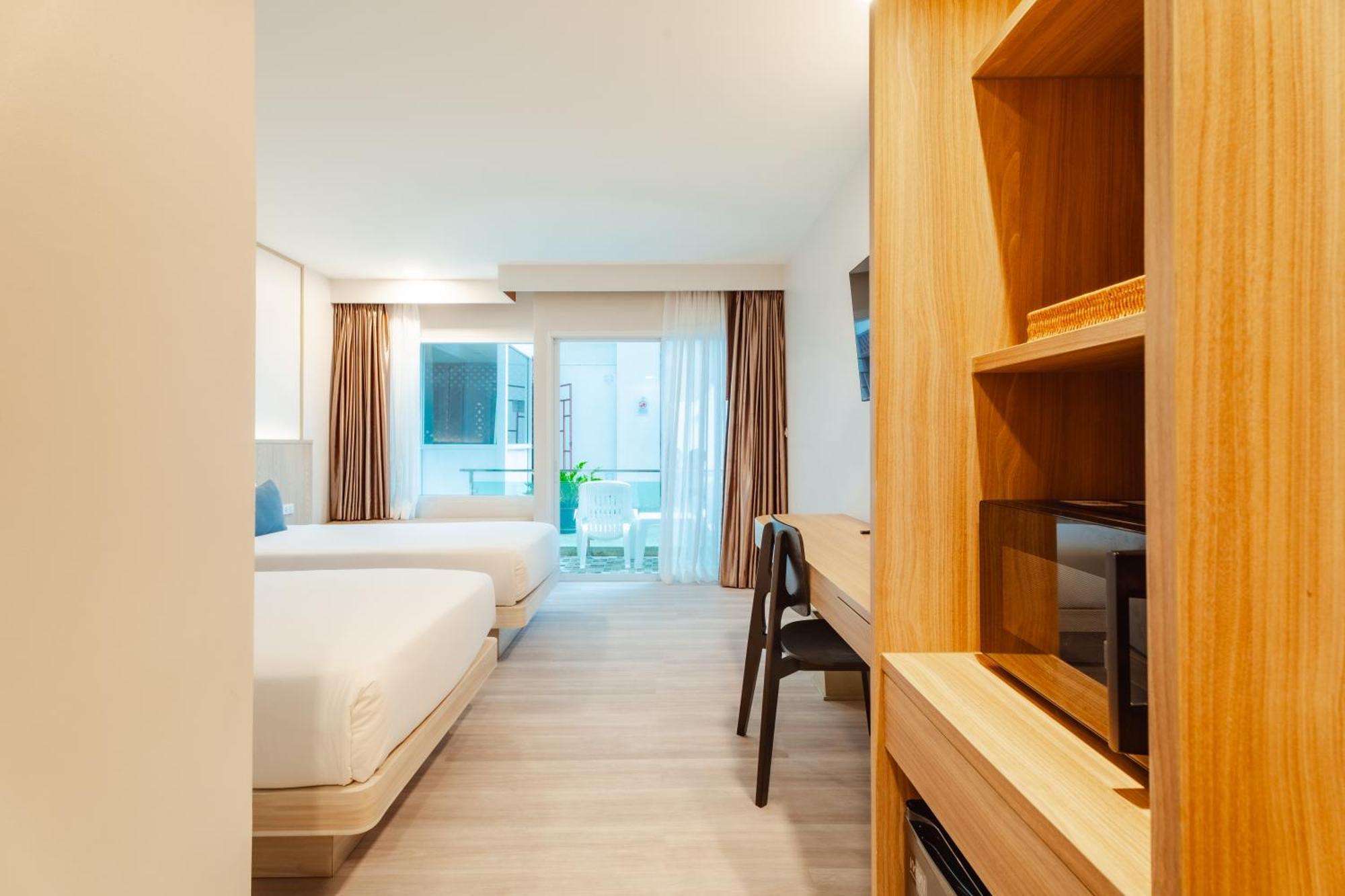 Deluxe Double or Twin Room Pool Access