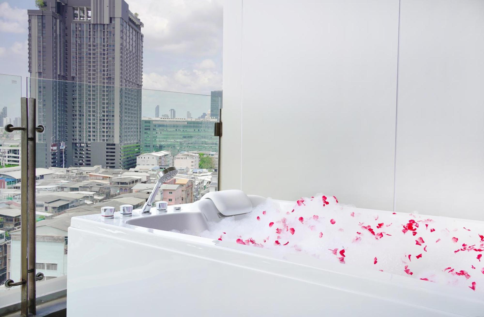 Jacuzzi Sky Suite,1665395953:JPEG