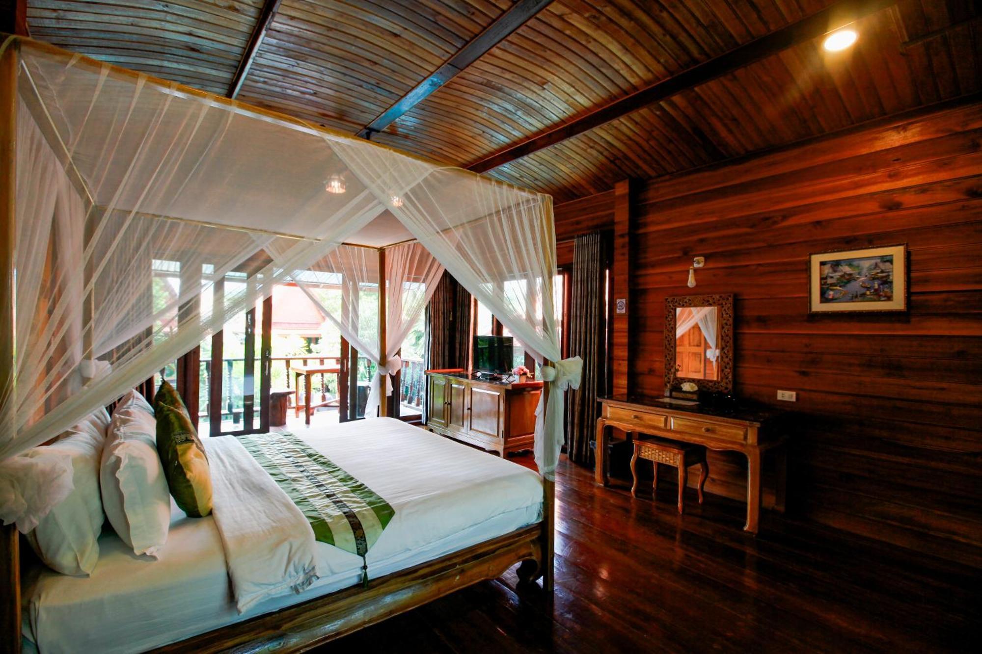 Deluxe Thai Pool View
