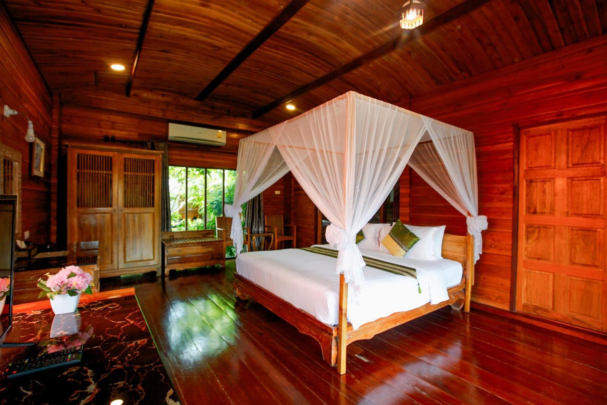 Deluxe Thai Pool View