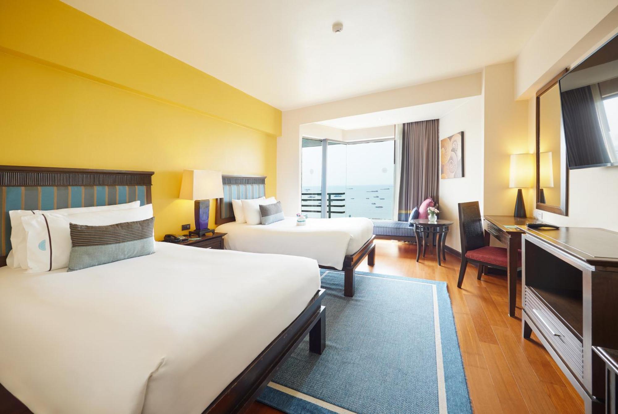 Deluxe Sea View High Floor Twin Bed