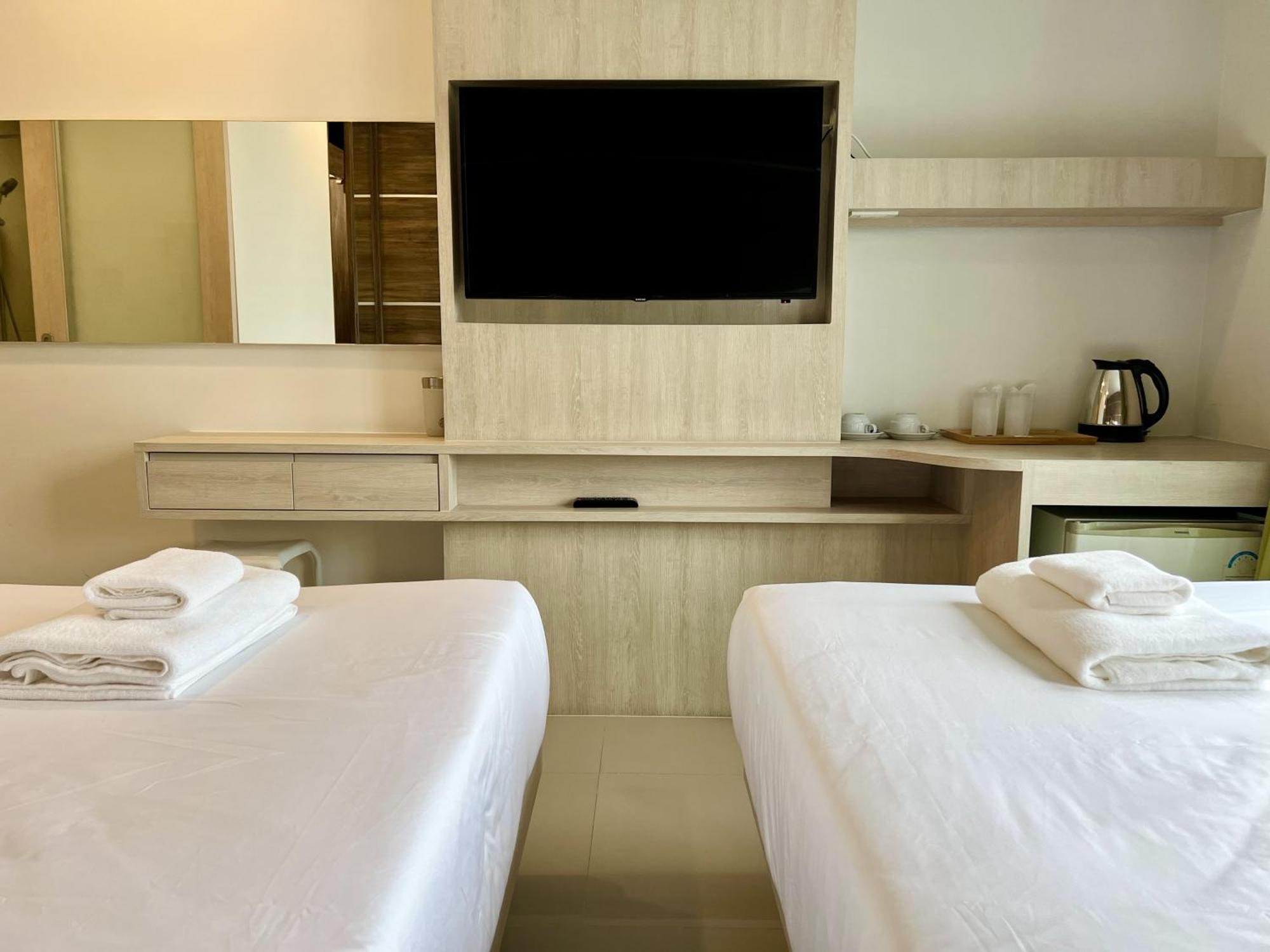 Standard Twin Room