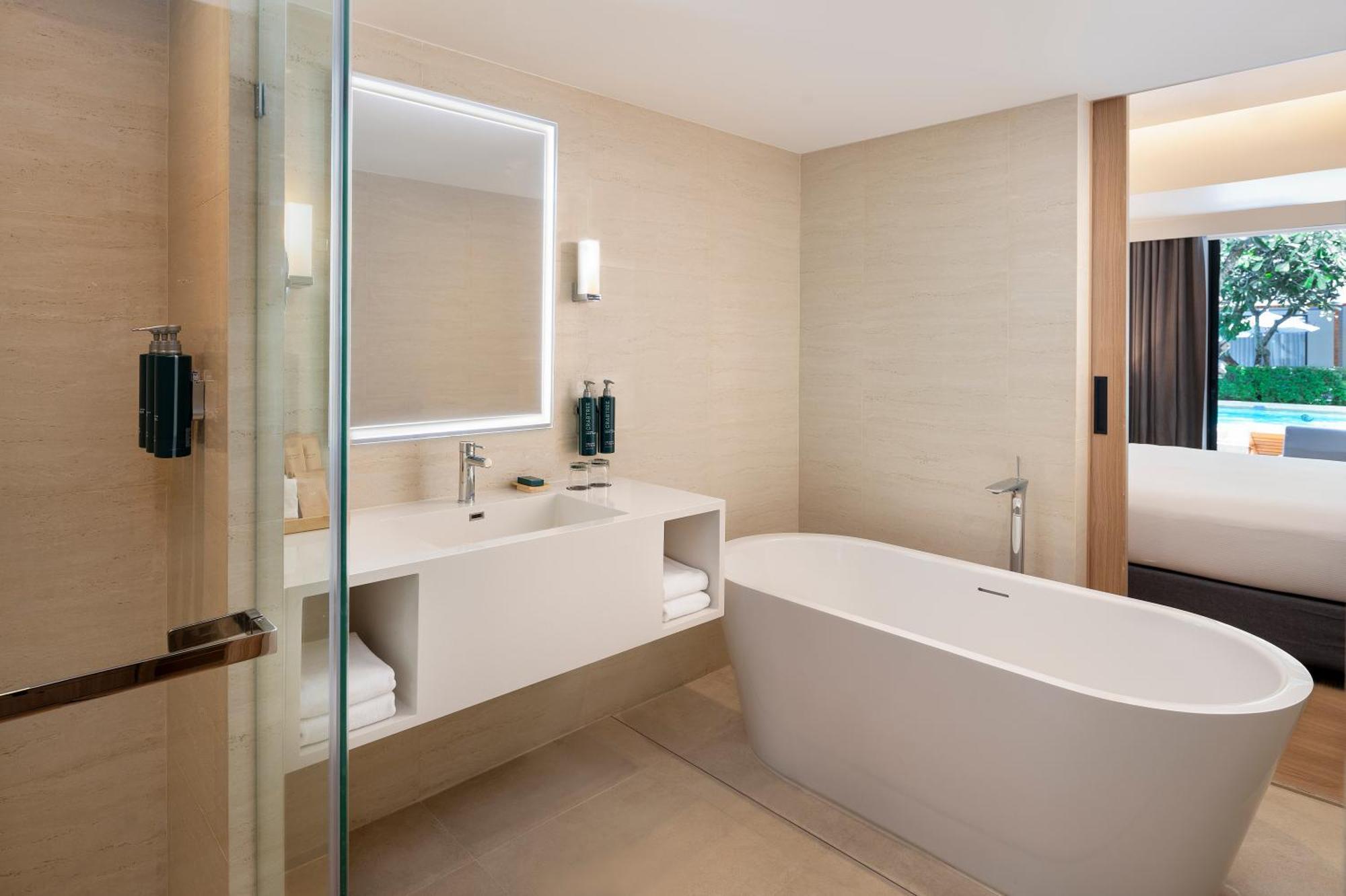 Premium King Room Pool Access,1687452755:JPEG