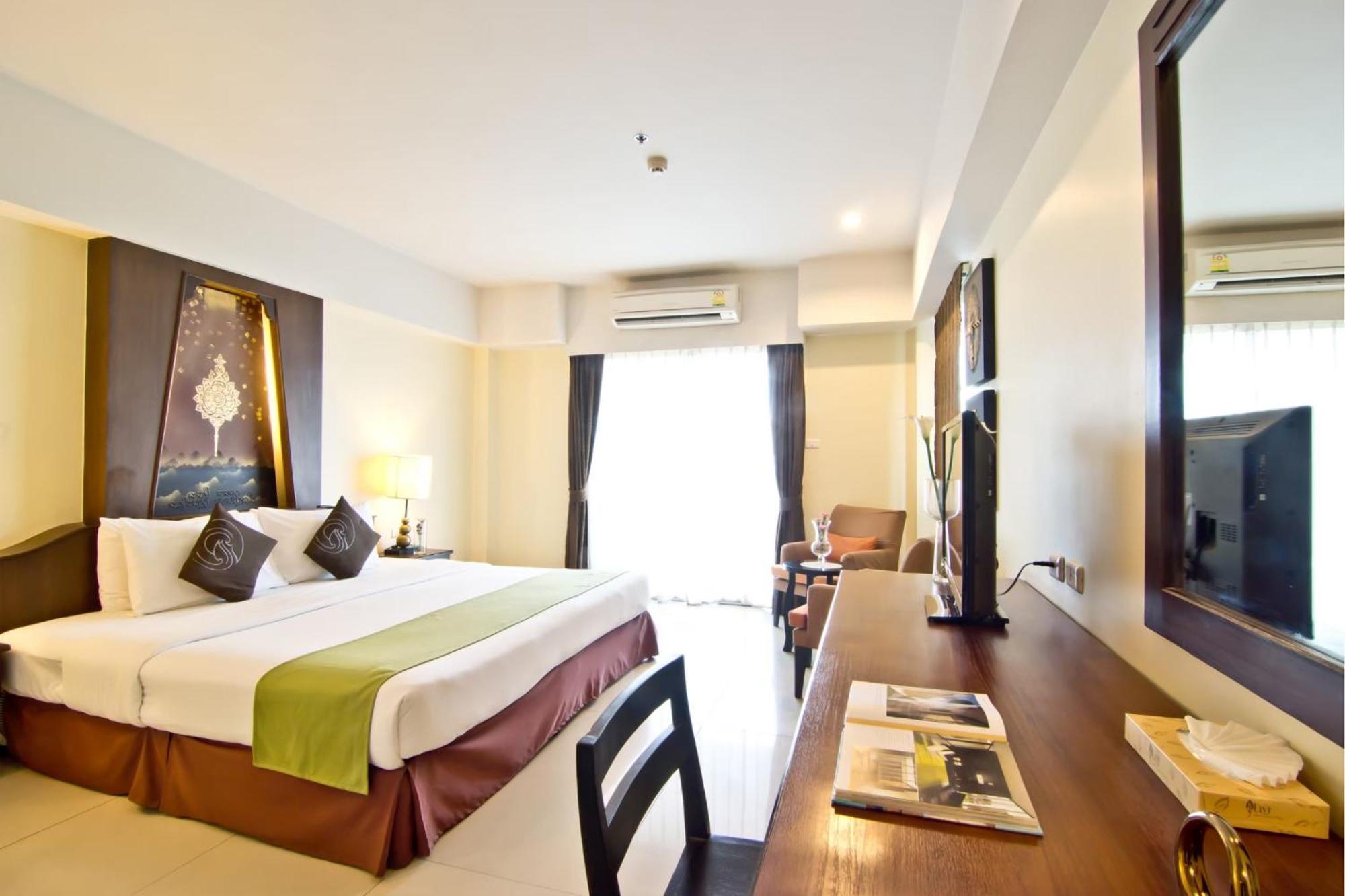 Deluxe Double or Twin Room City View