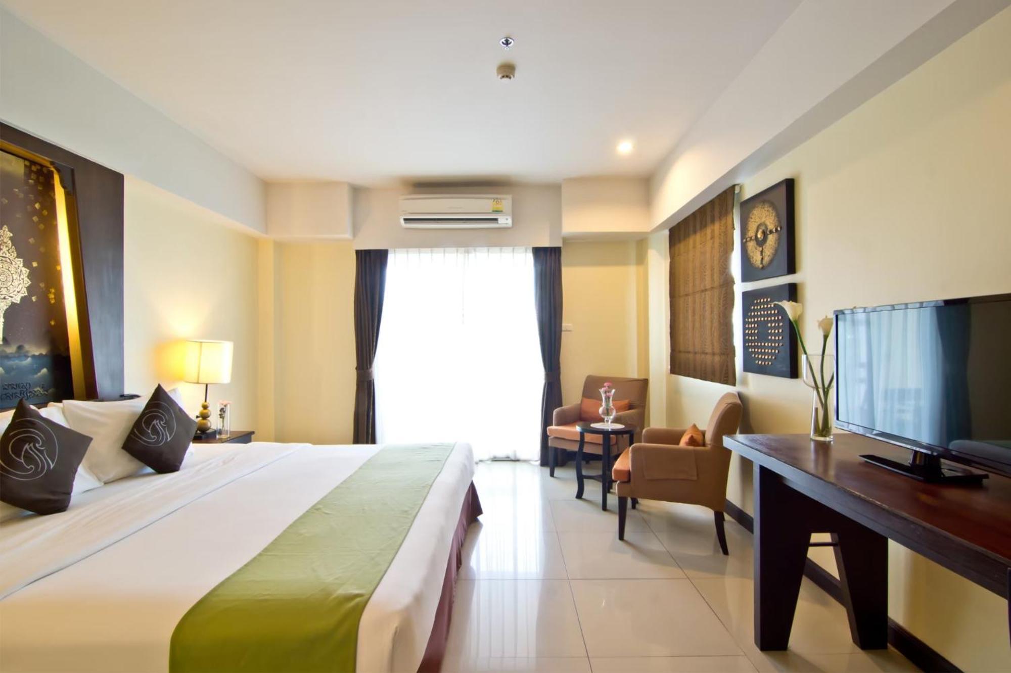 Deluxe Double or Twin Room City View
