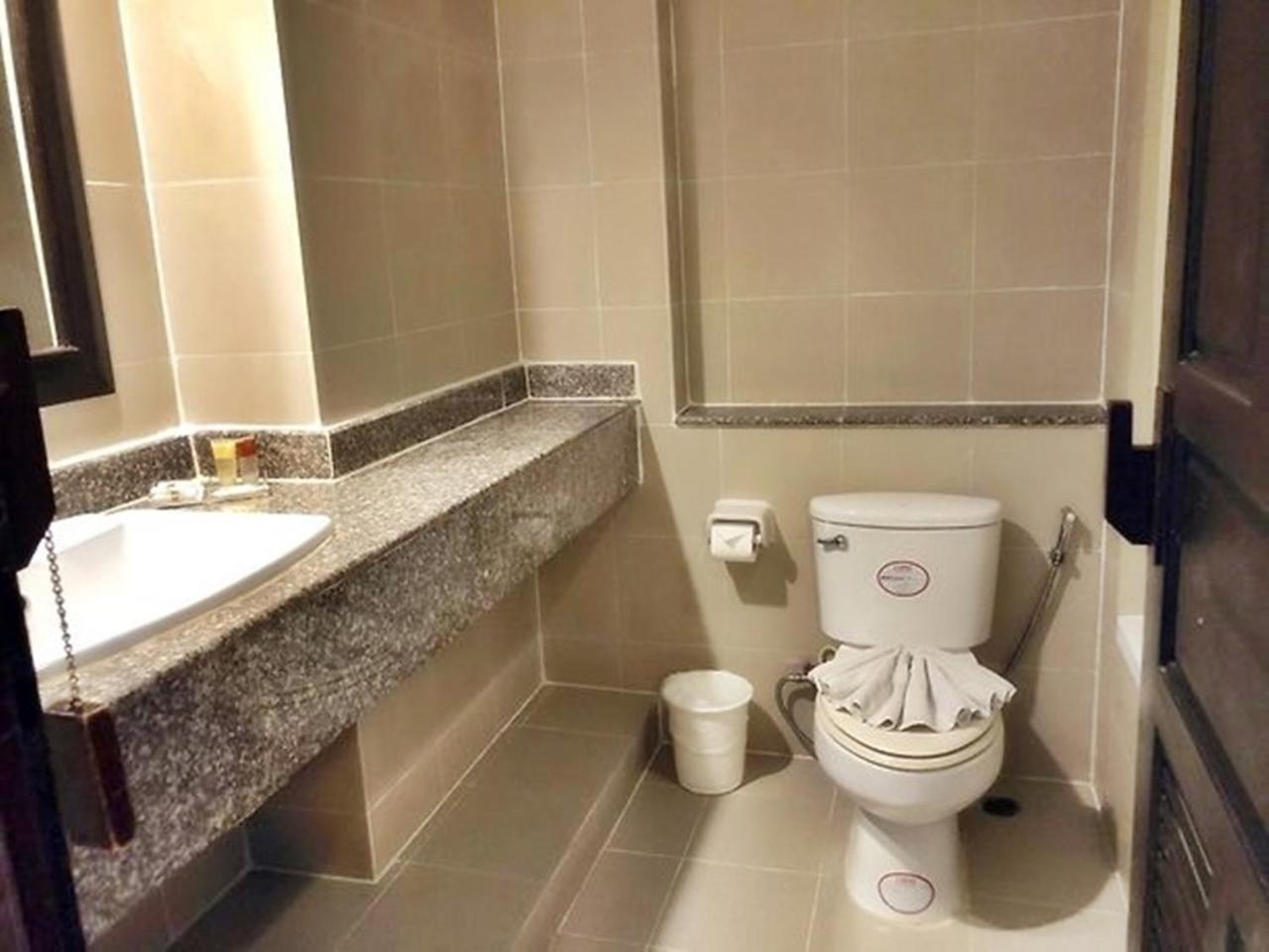 Deluxe Double or Twin Room City View