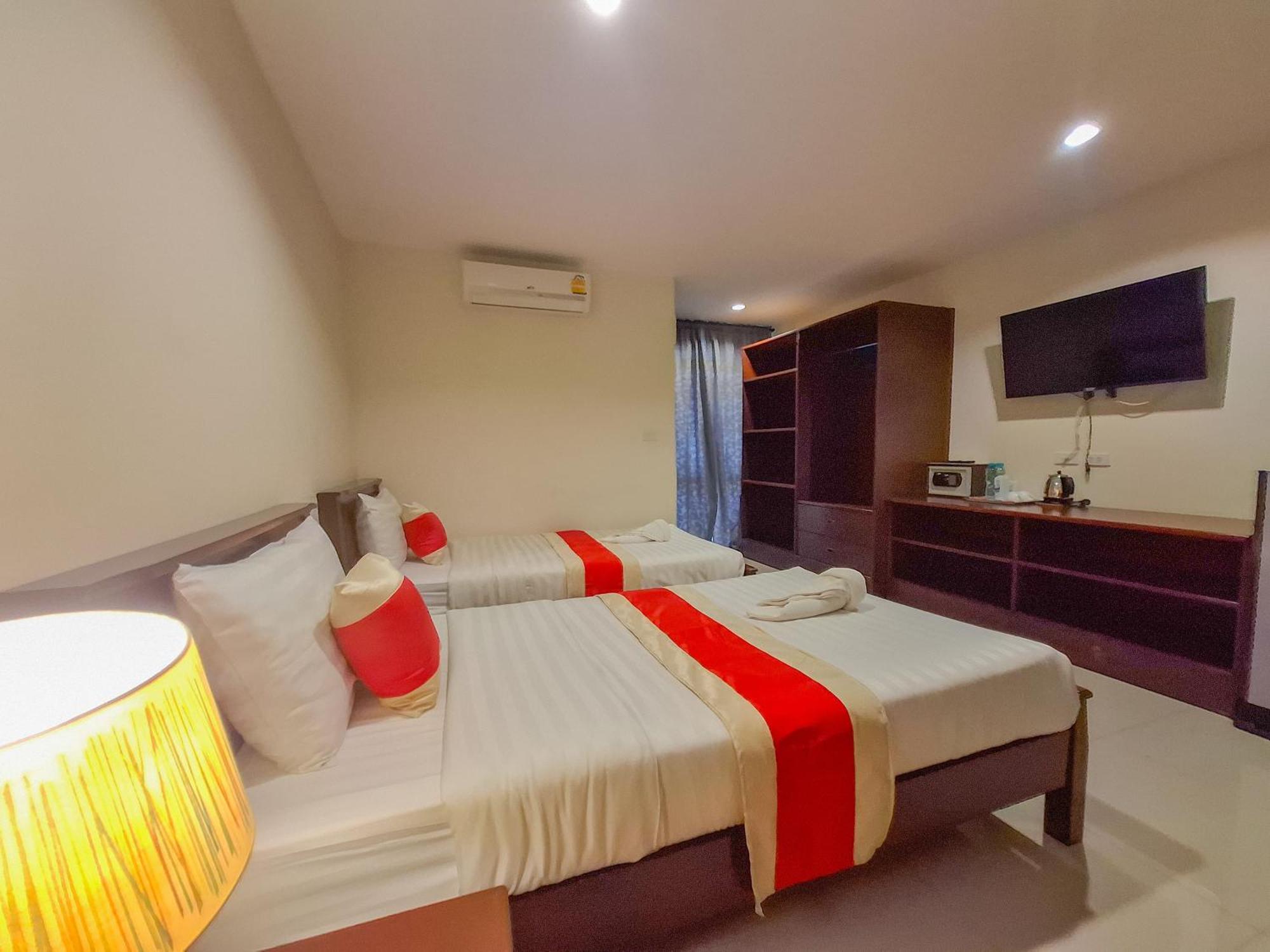 Deluxe Twin Room