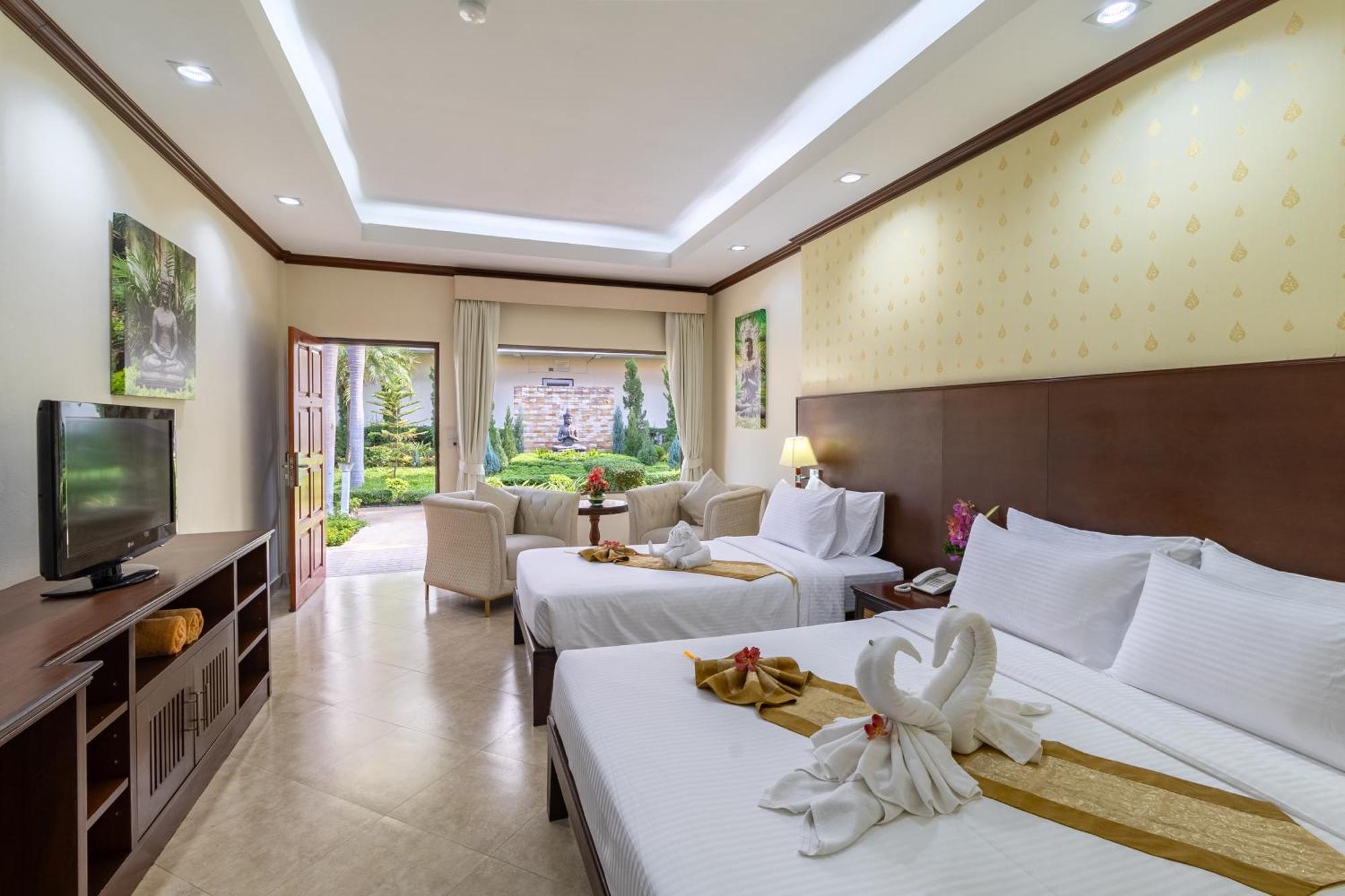 Deluxe Room Twin Bed