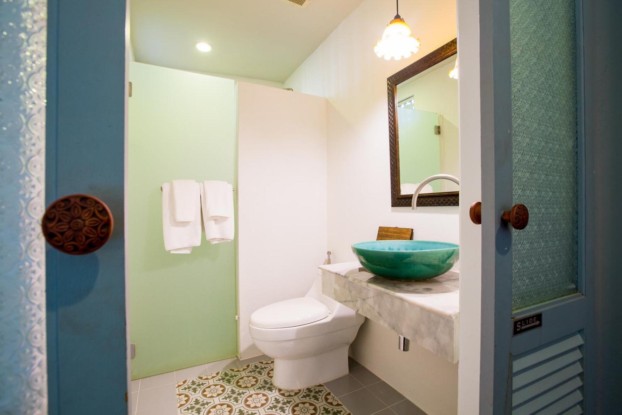 Suite,1703564939:JPEG