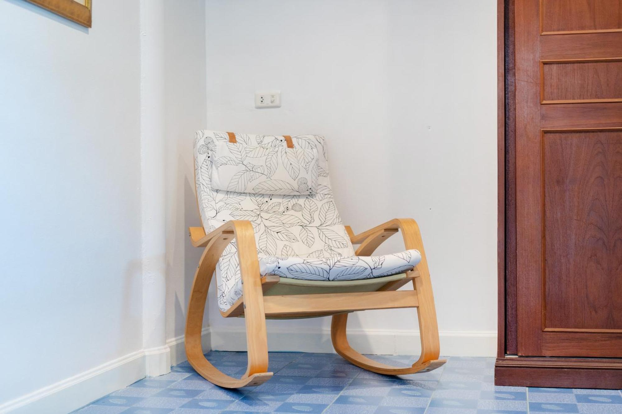 Family Room,1705217662:JPEG