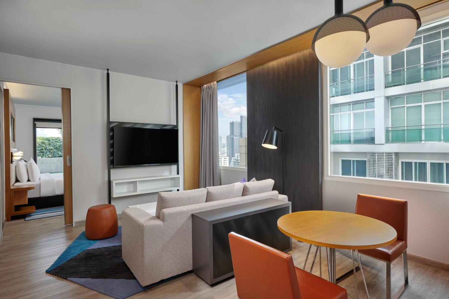 One-Bedroom Savvy King Suite City View High Floor