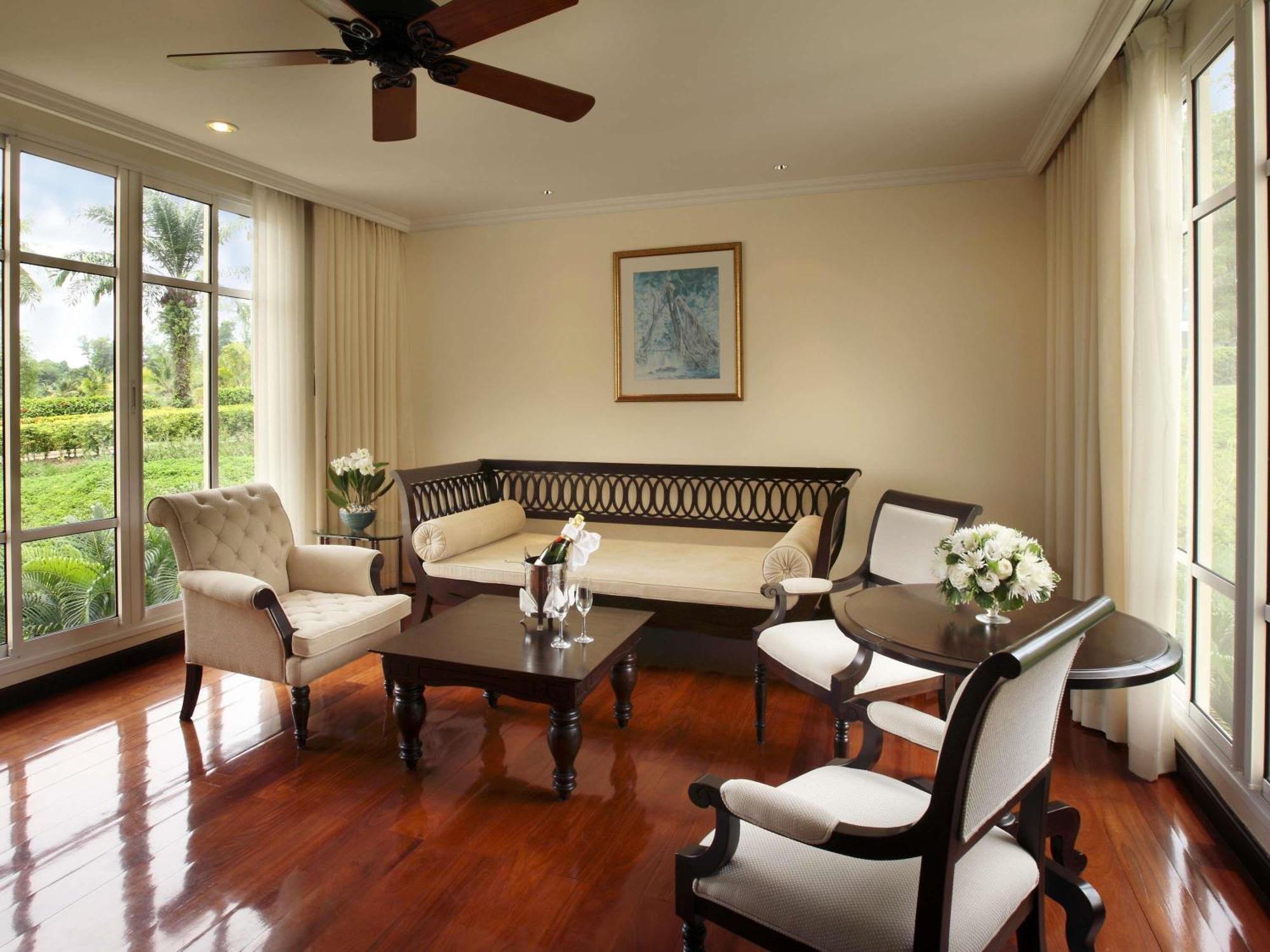 Junior King Suite with Balcony and Club Access - Garden View,1716998237:JPEG