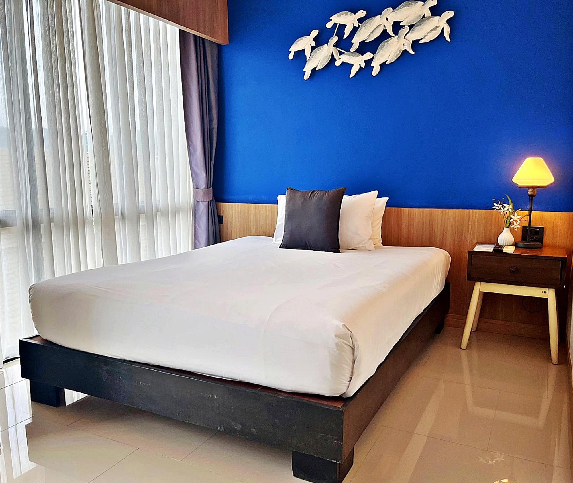 Standard Single Room - Free Airport Shuttle