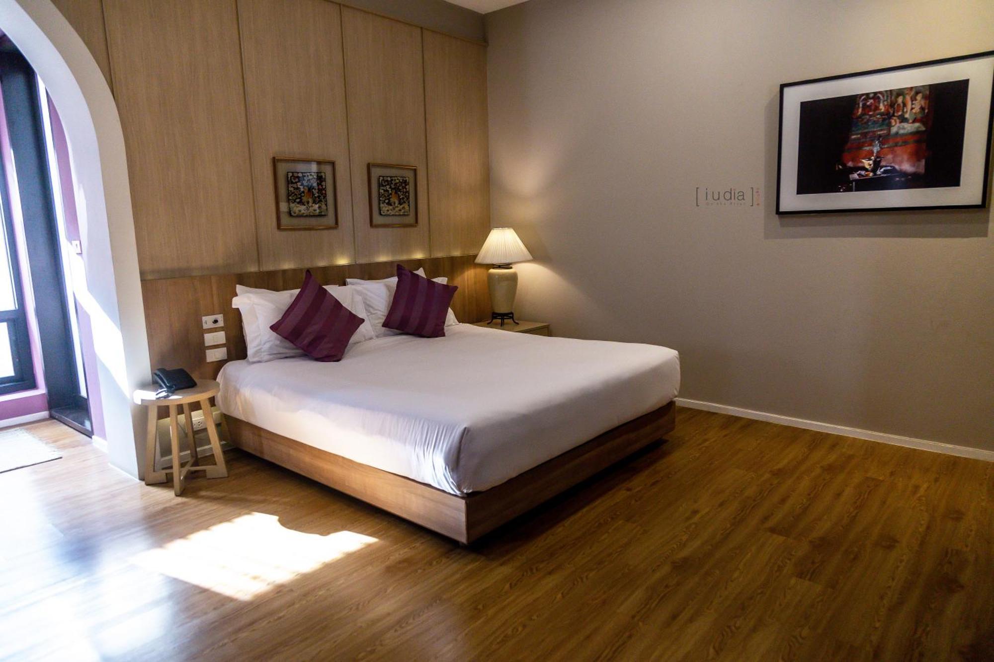 King Room with Pool View,1739410729:JPEG