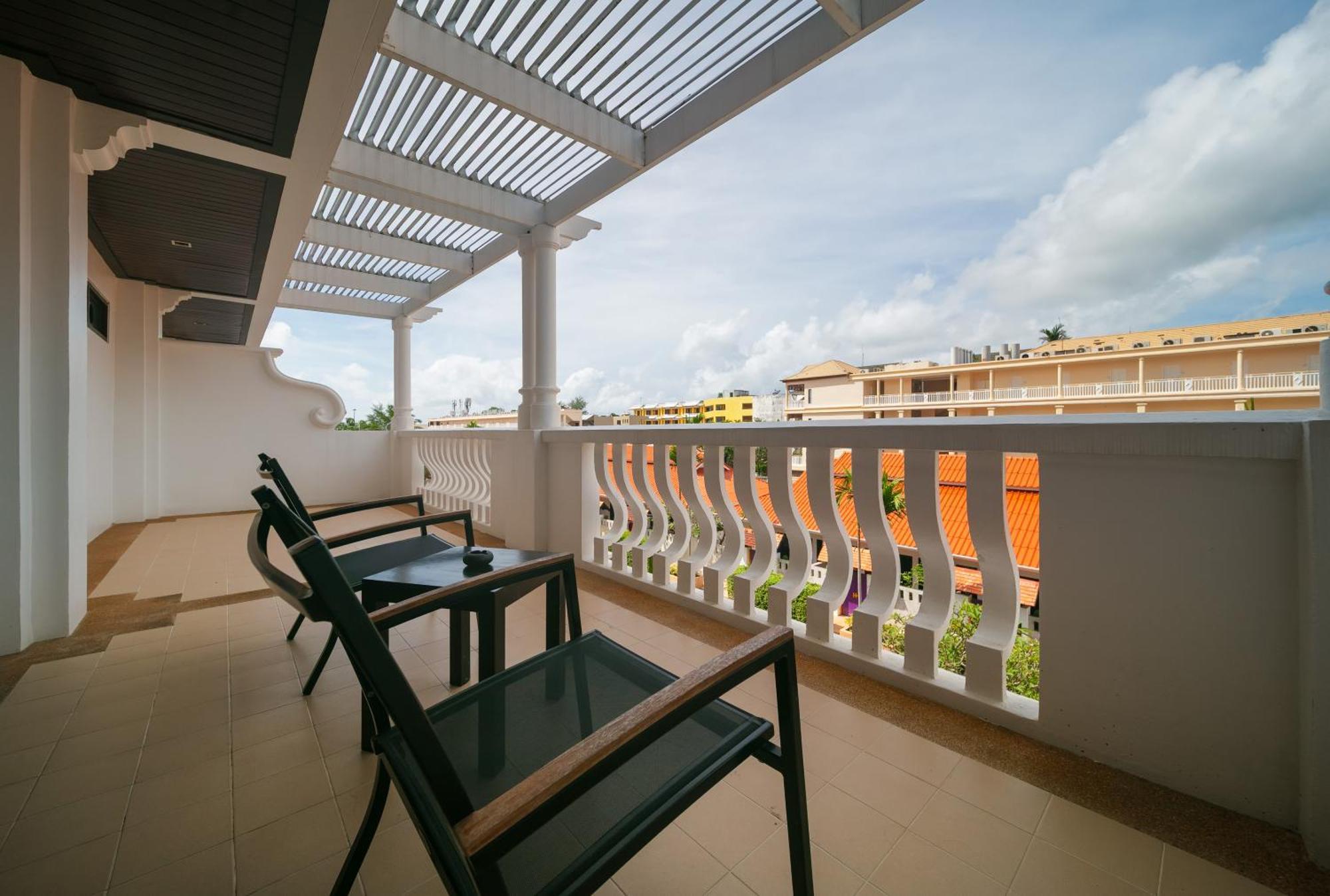 Deluxe Double or Twin Room Balcony Sino Wing