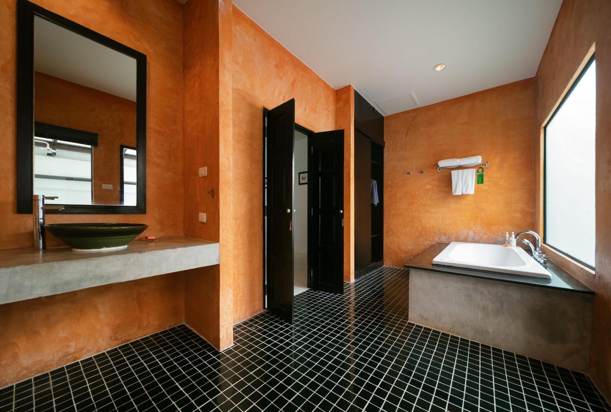 Private Jacuzzi Sino Wing